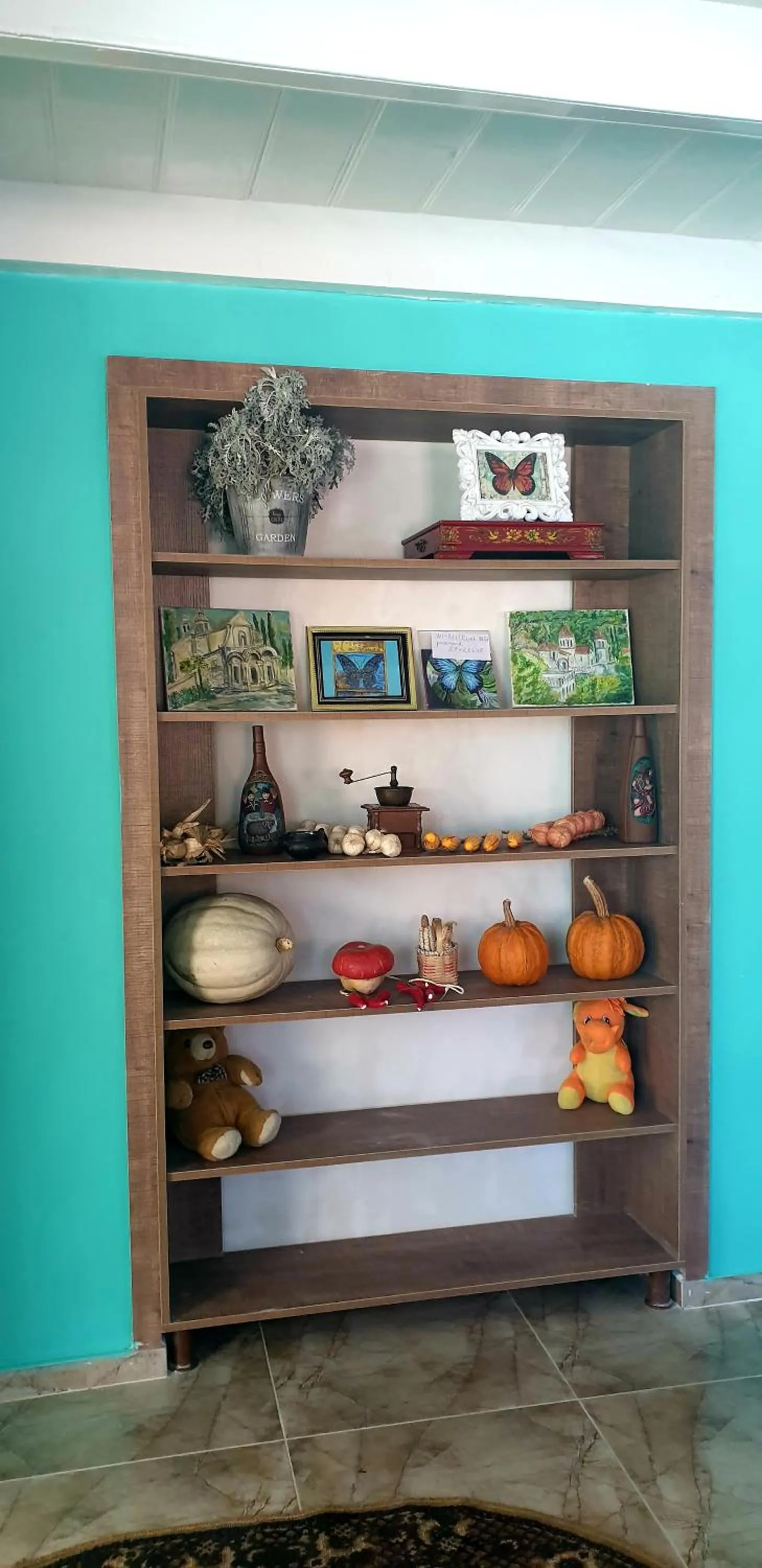 Decorative detail in Four Seasons in Kutaisi