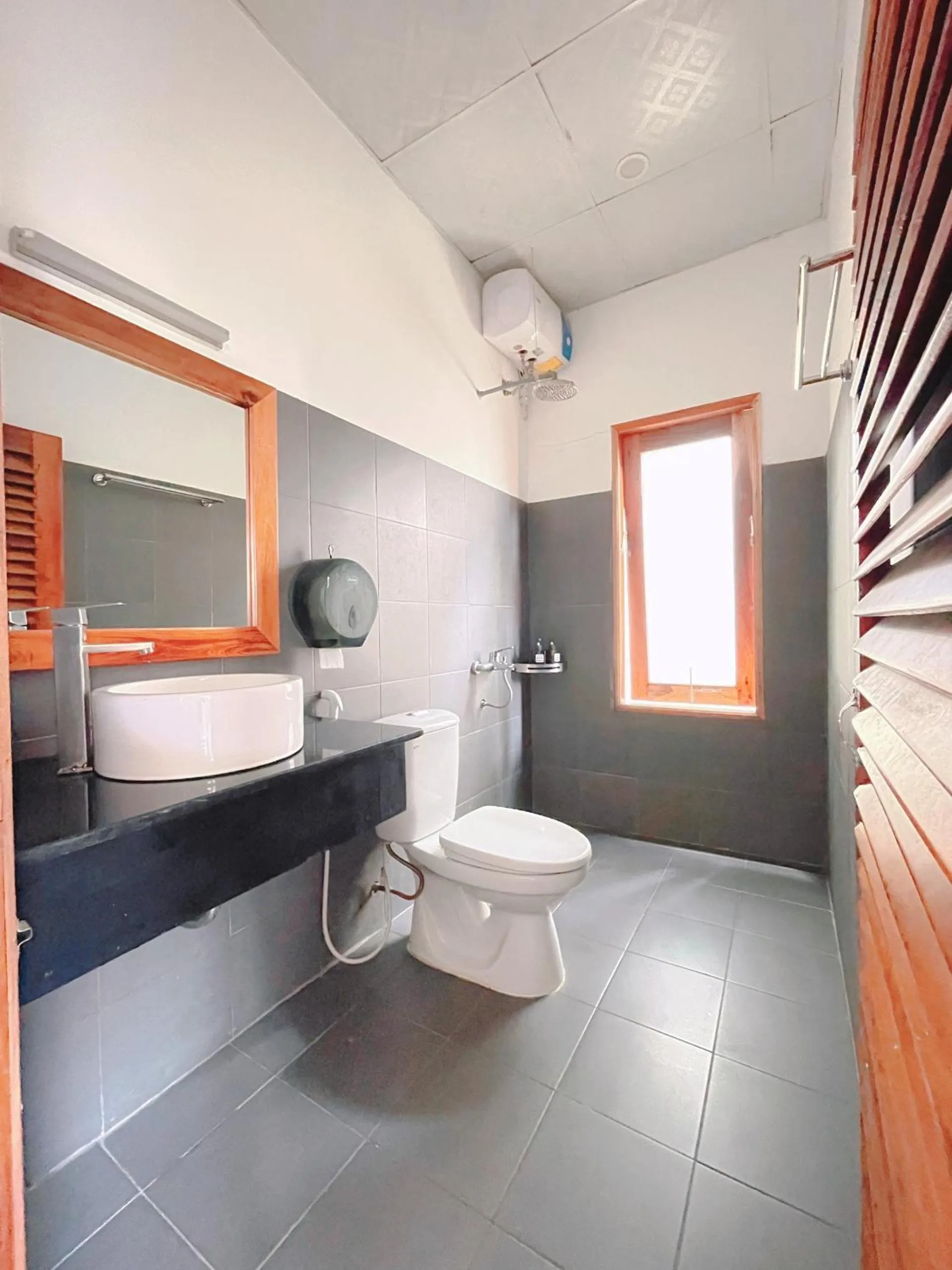 Toilet in LANGCHIA HOME