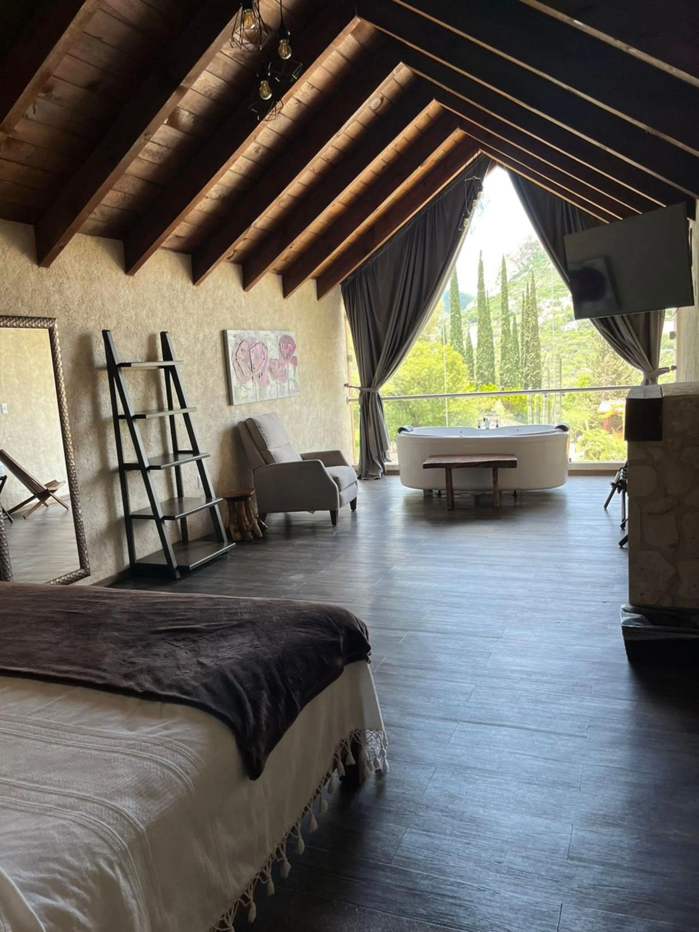 Hot Tub, Bed in Zidada Hotel and Chalets