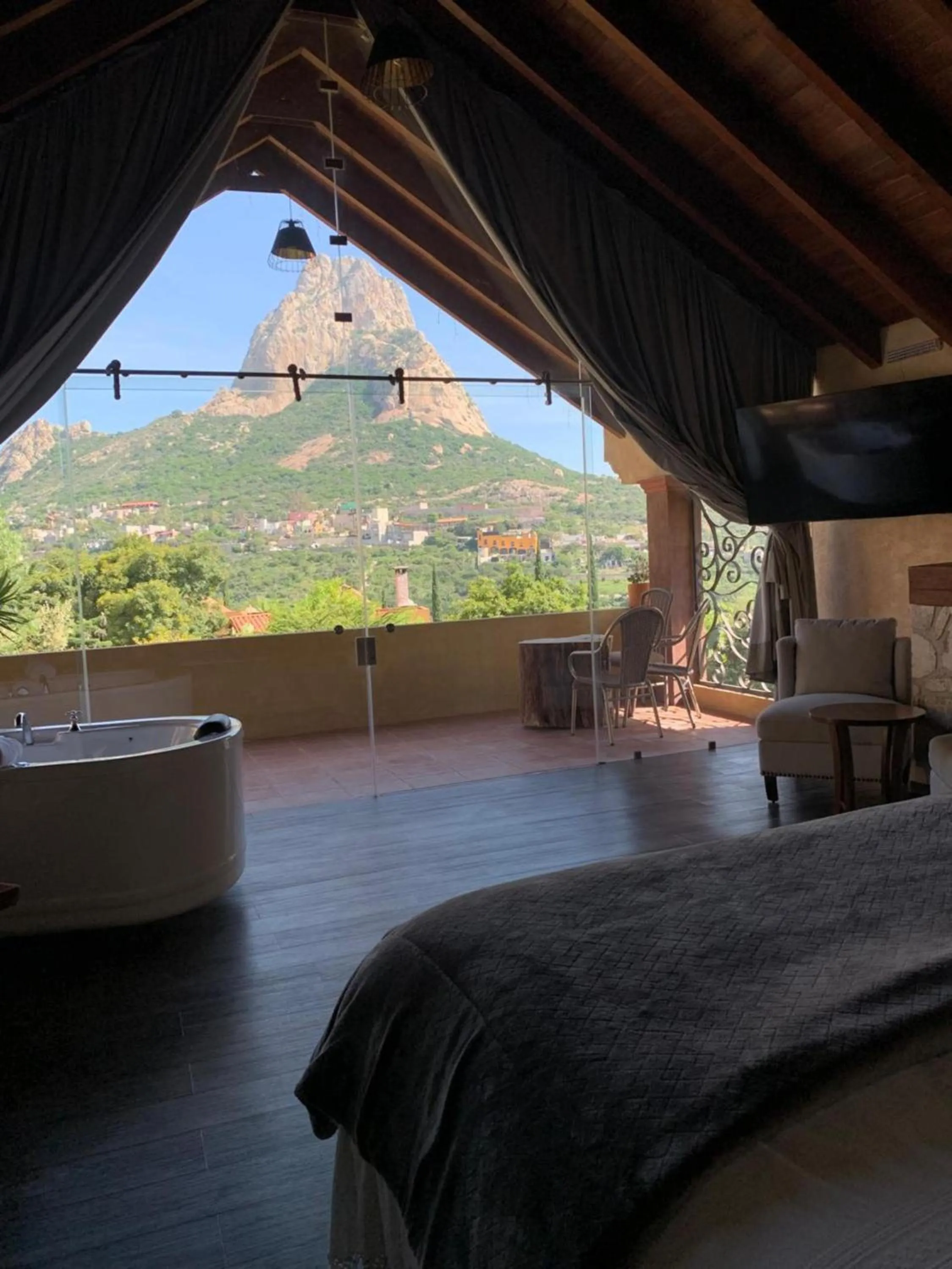 Hot Tub, Bed in Zidada Hotel and Chalets