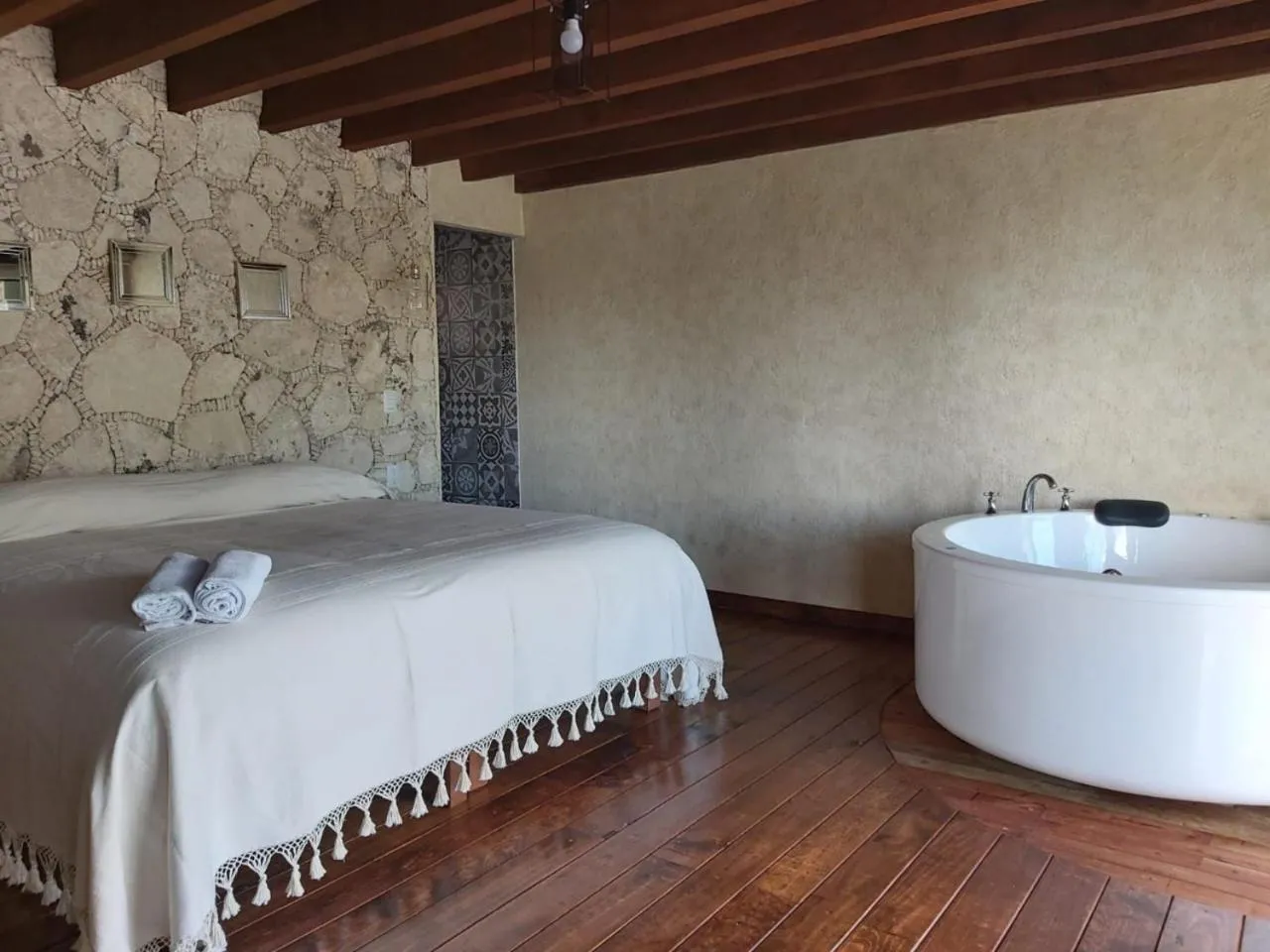 Photo of the whole room, Bed in Zidada Hotel and Chalets