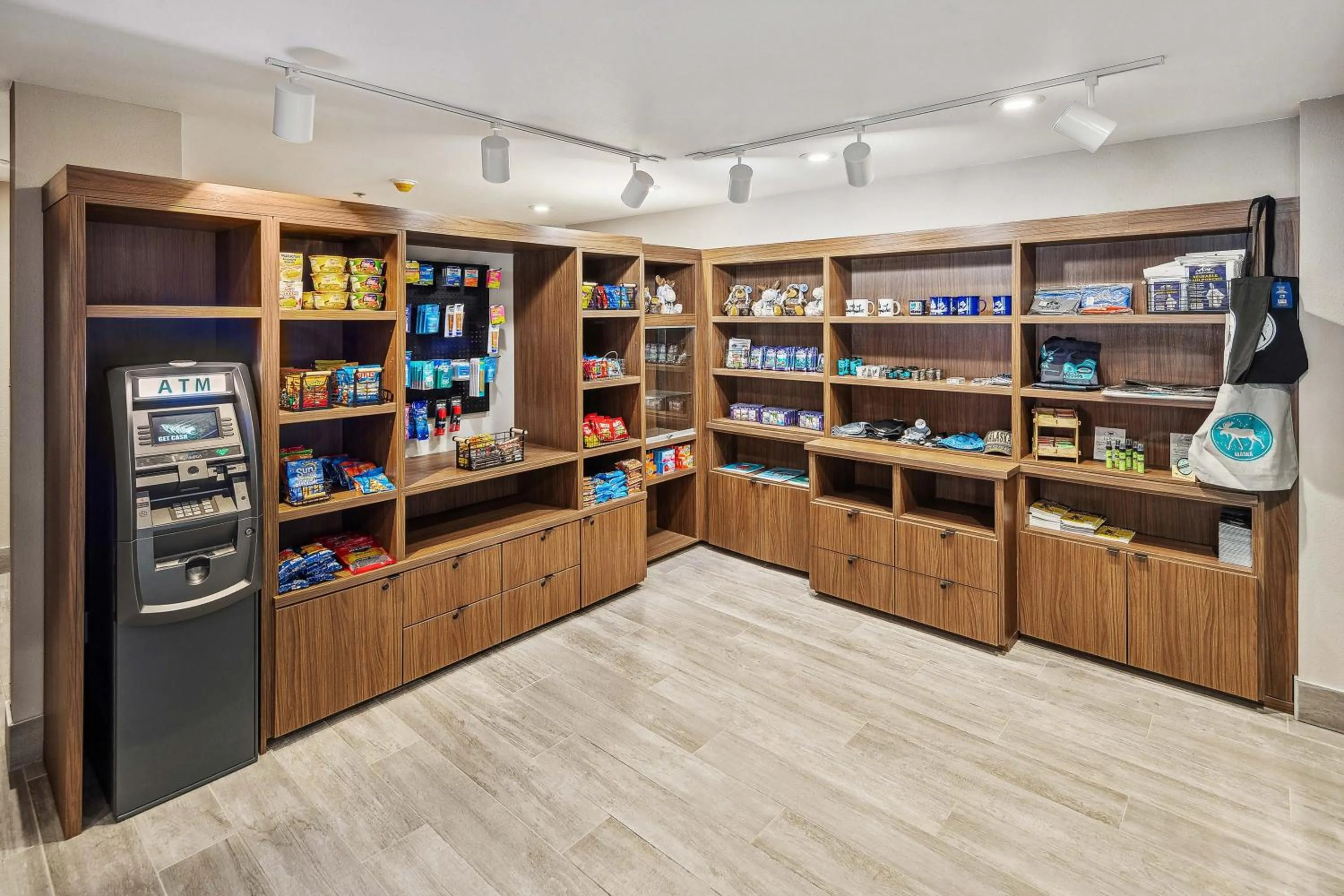 On-site shops in Hotel Edgewater