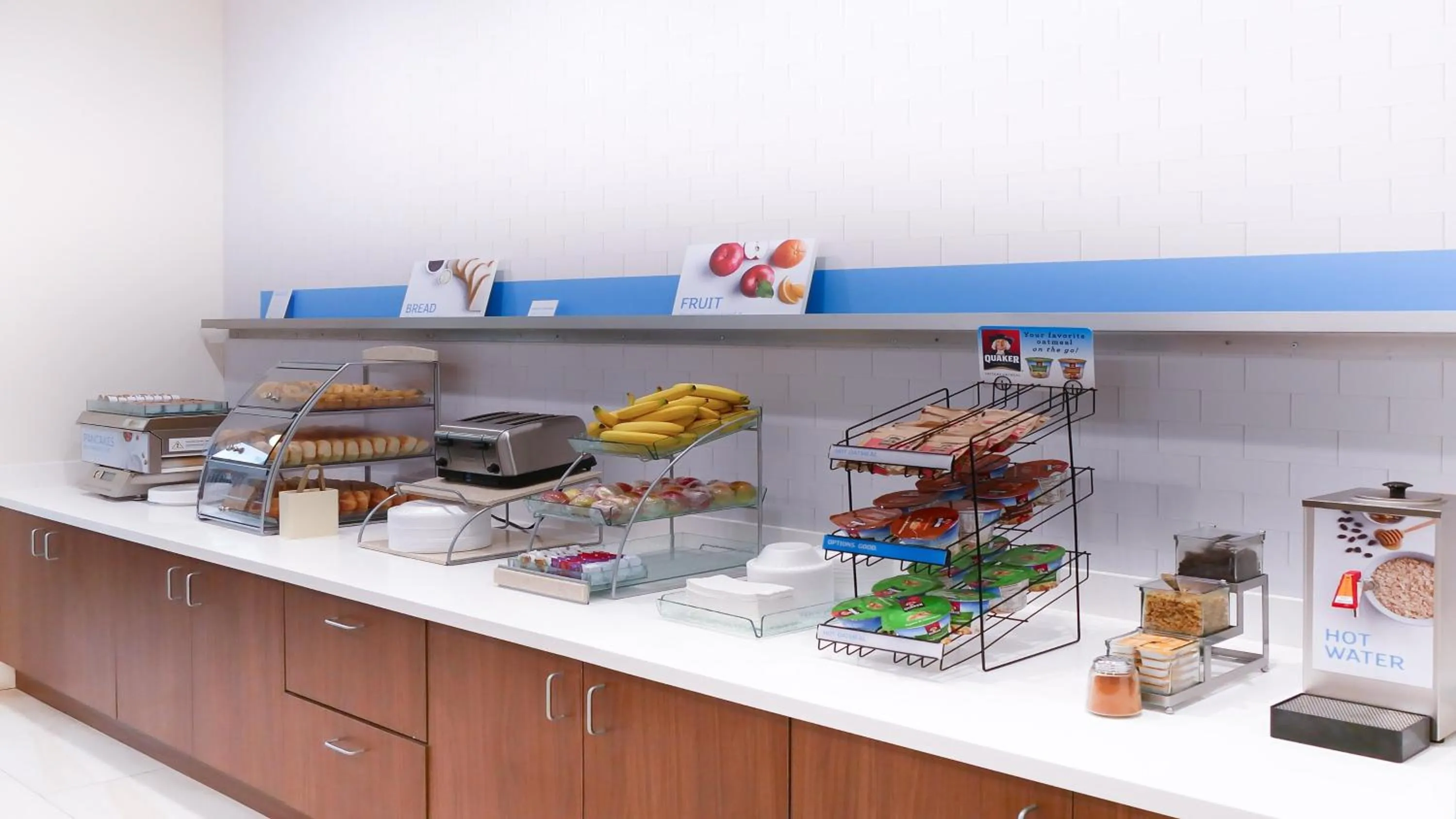 Breakfast in Holiday Inn Express St. Petersburg North / I-275 by IHG