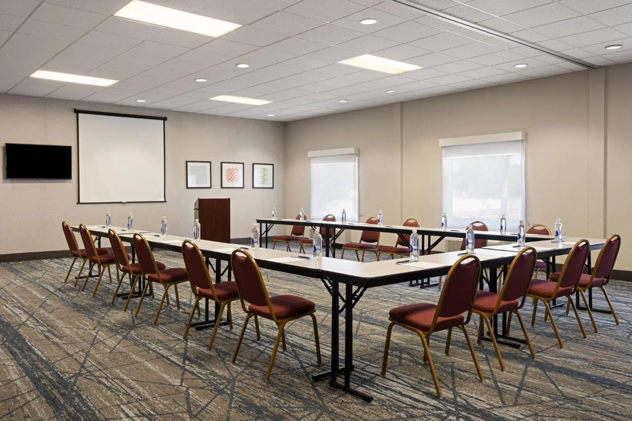 Meeting/conference room in Holiday Inn Express St. Petersburg North / I-275 by IHG