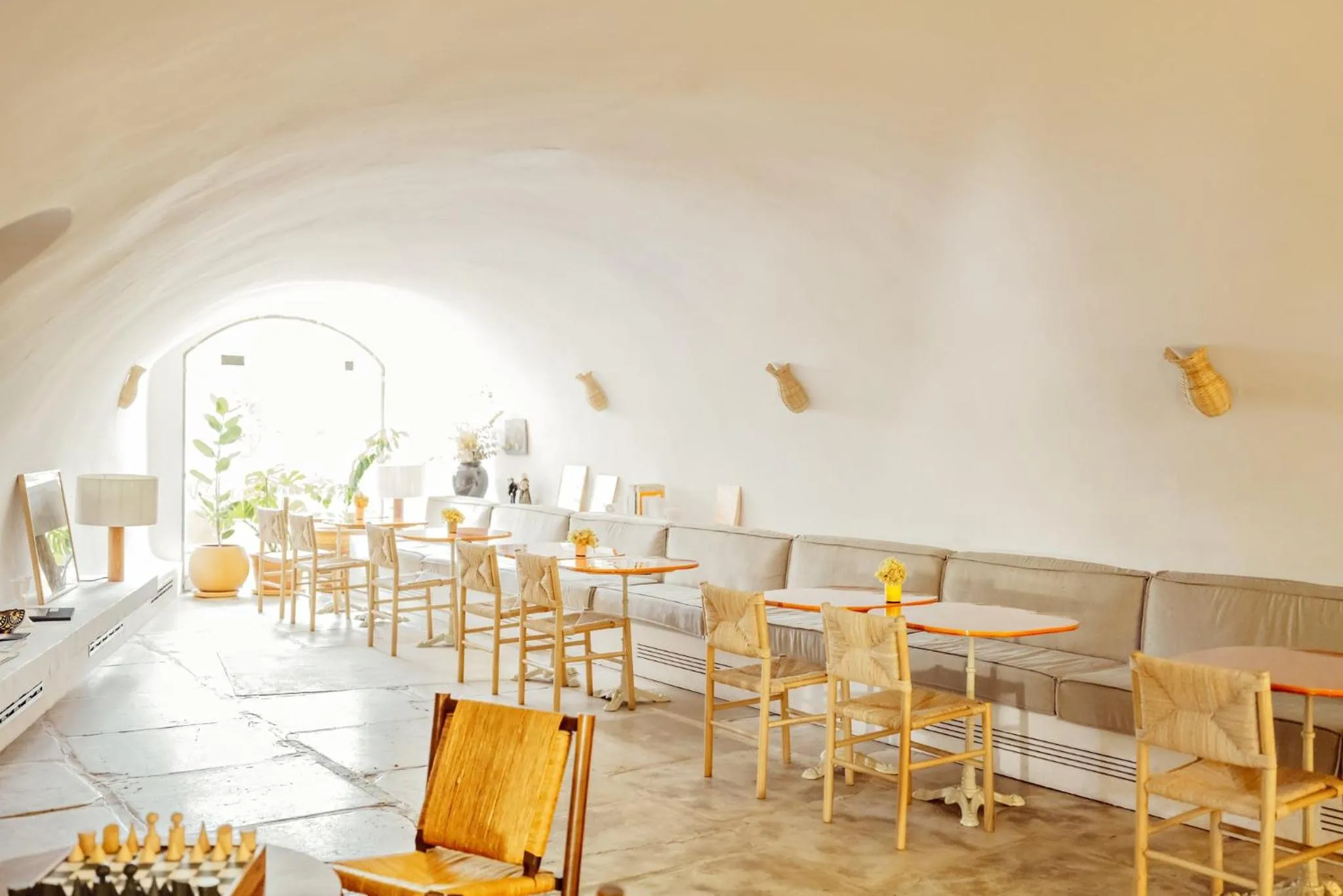 Restaurant/places to eat in Le Moulin, Lourmarin, a Beaumier Hotel