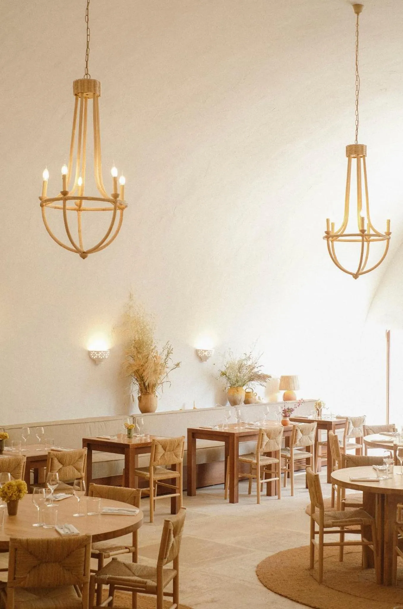 Restaurant/places to eat in Le Moulin, Lourmarin, a Beaumier Hotel