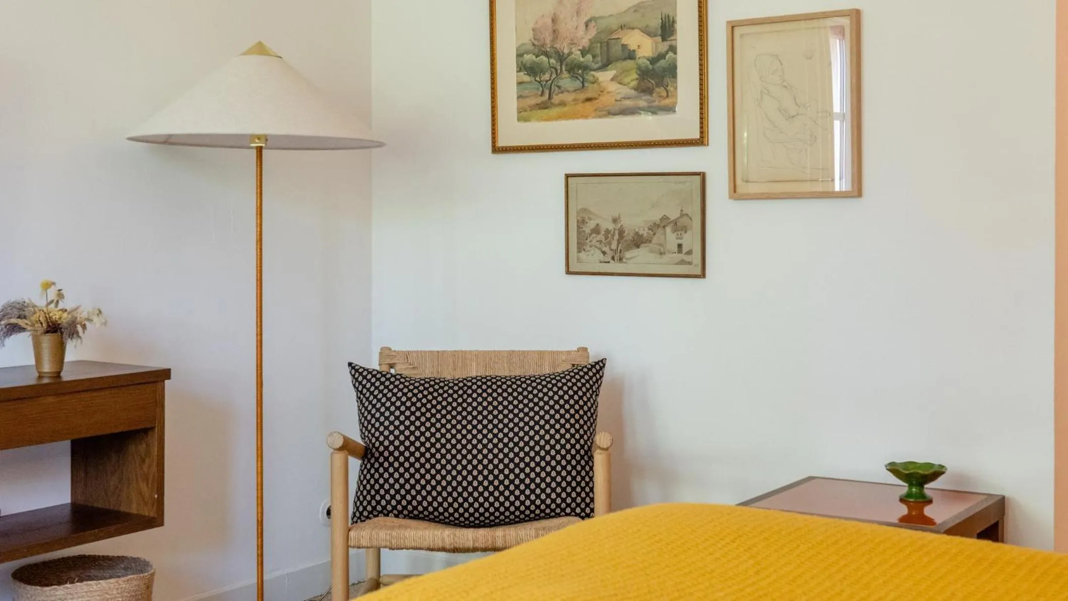 Photo of the whole room, Bed in Le Moulin, Lourmarin, a Beaumier Hotel