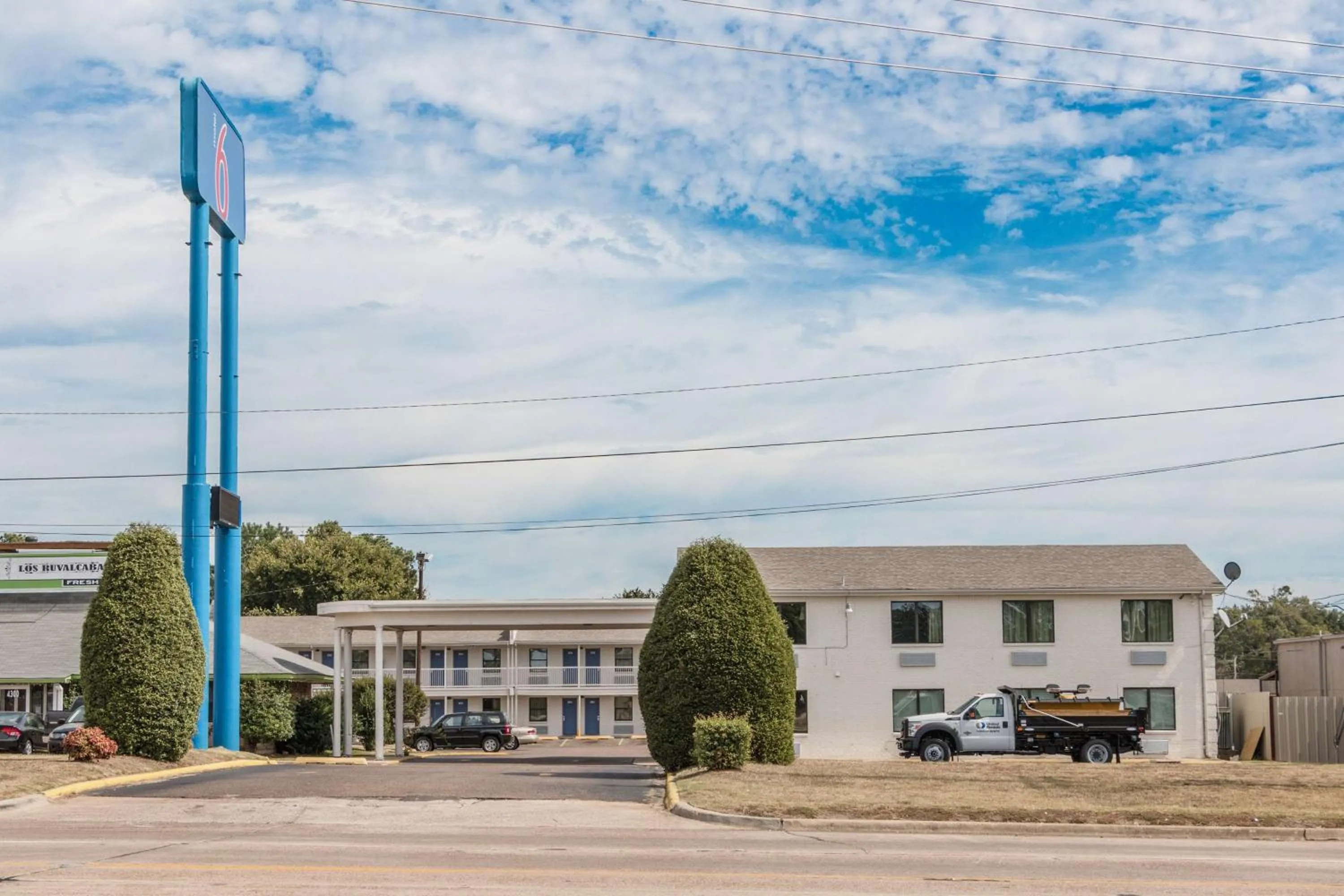 Property building in Motel 6-Texarkana, AR
