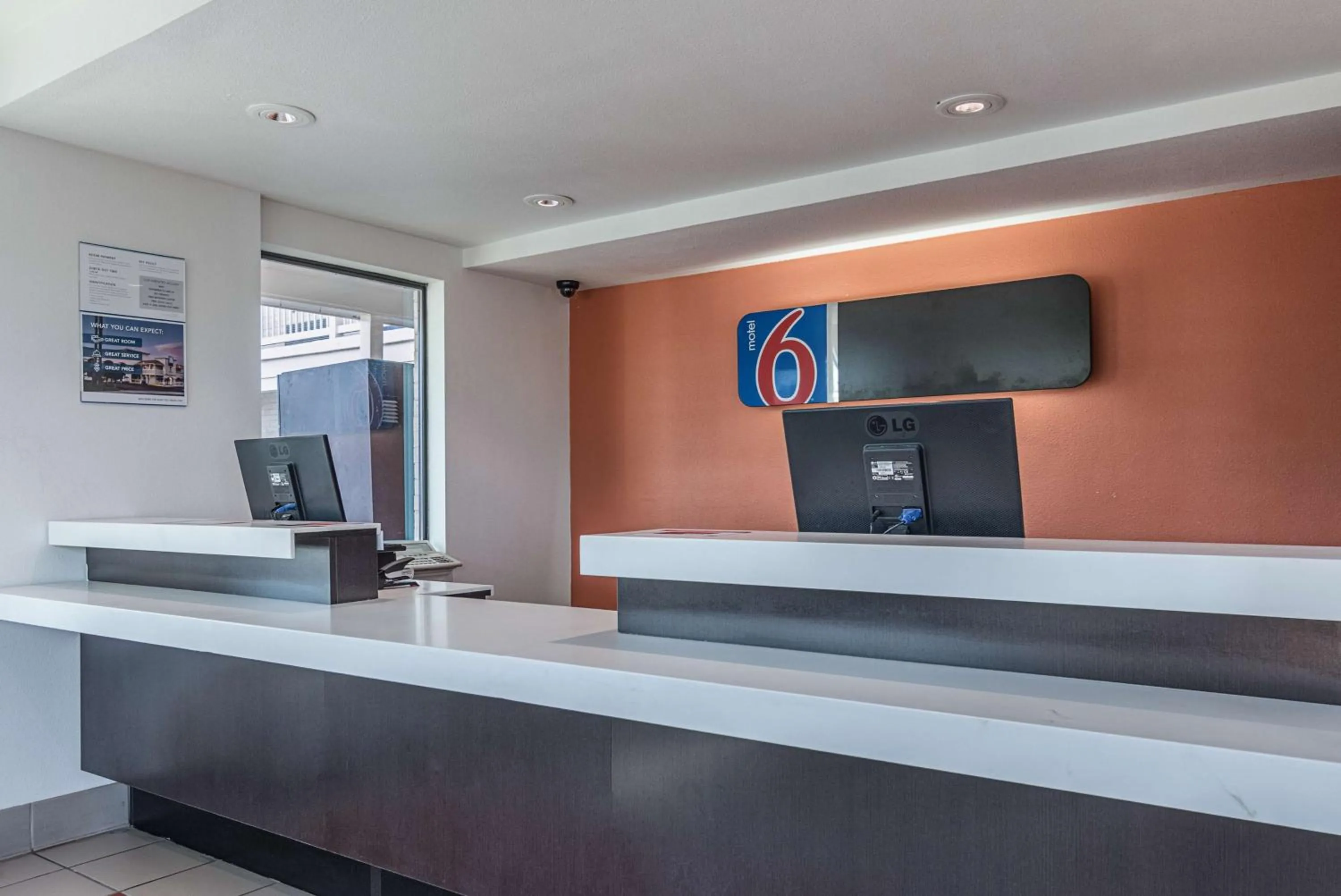 Property logo or sign in Motel 6-Texarkana, AR