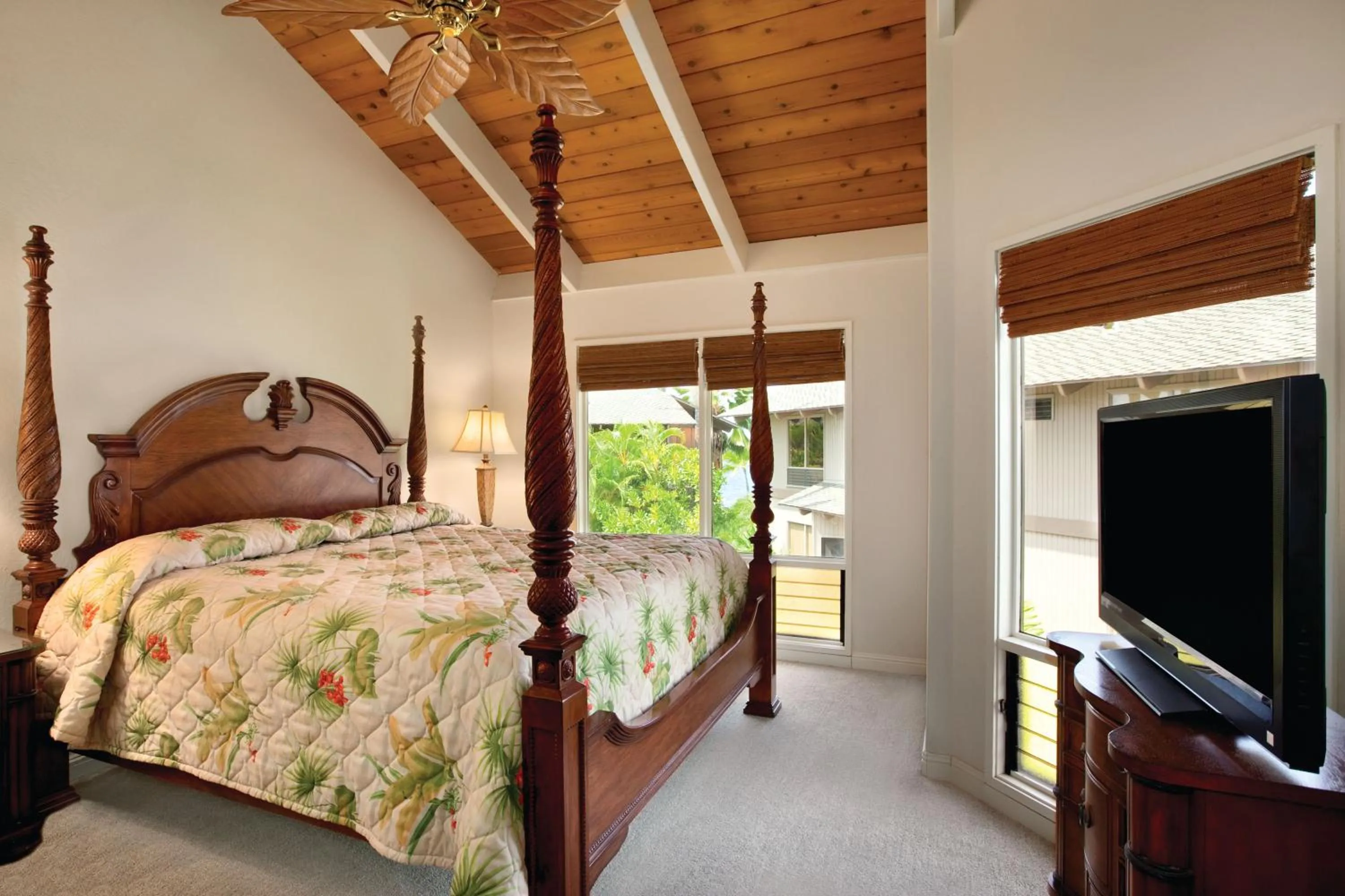 Bed in Castle Kanaloa at Kona