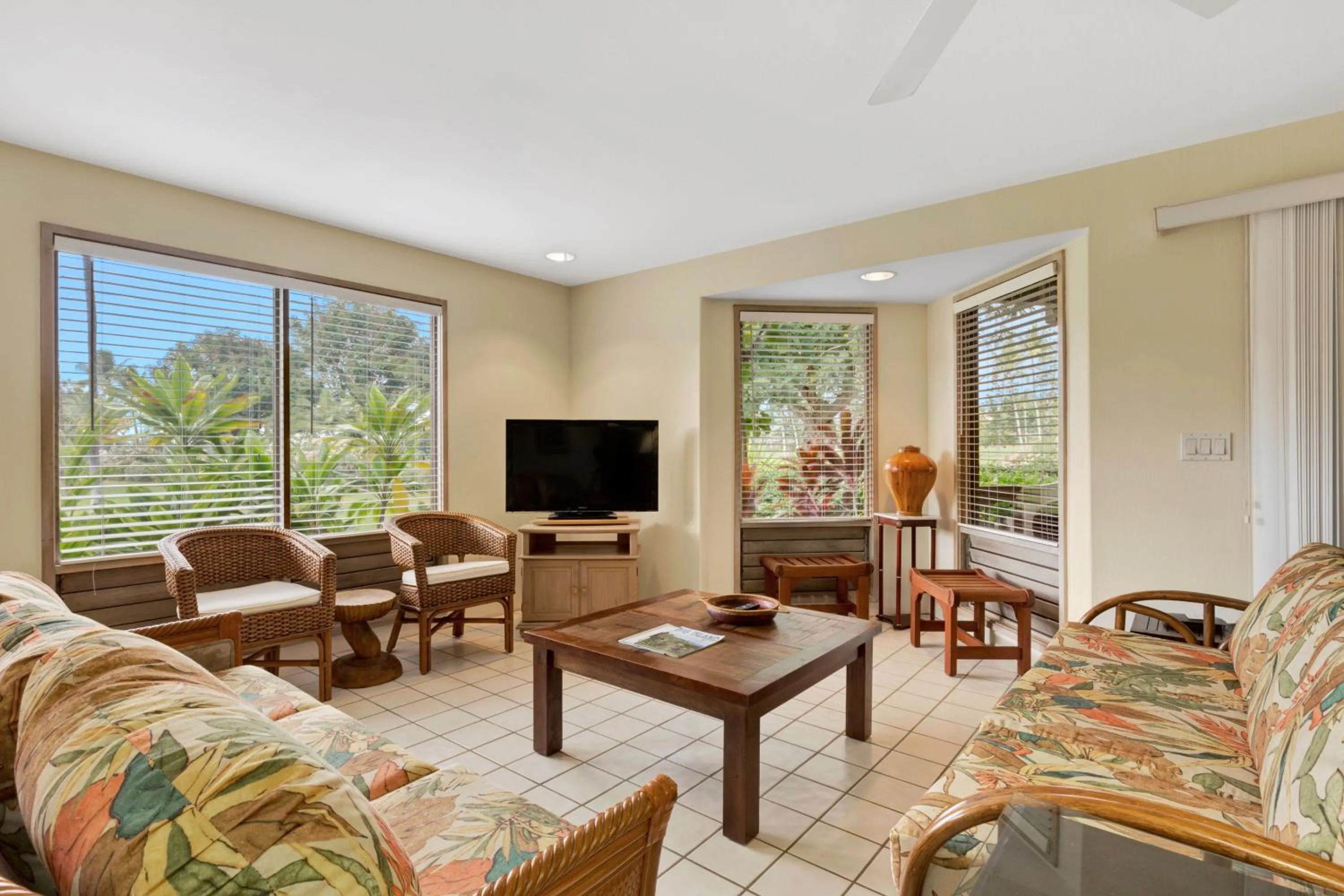 Living room in Castle Kanaloa at Kona