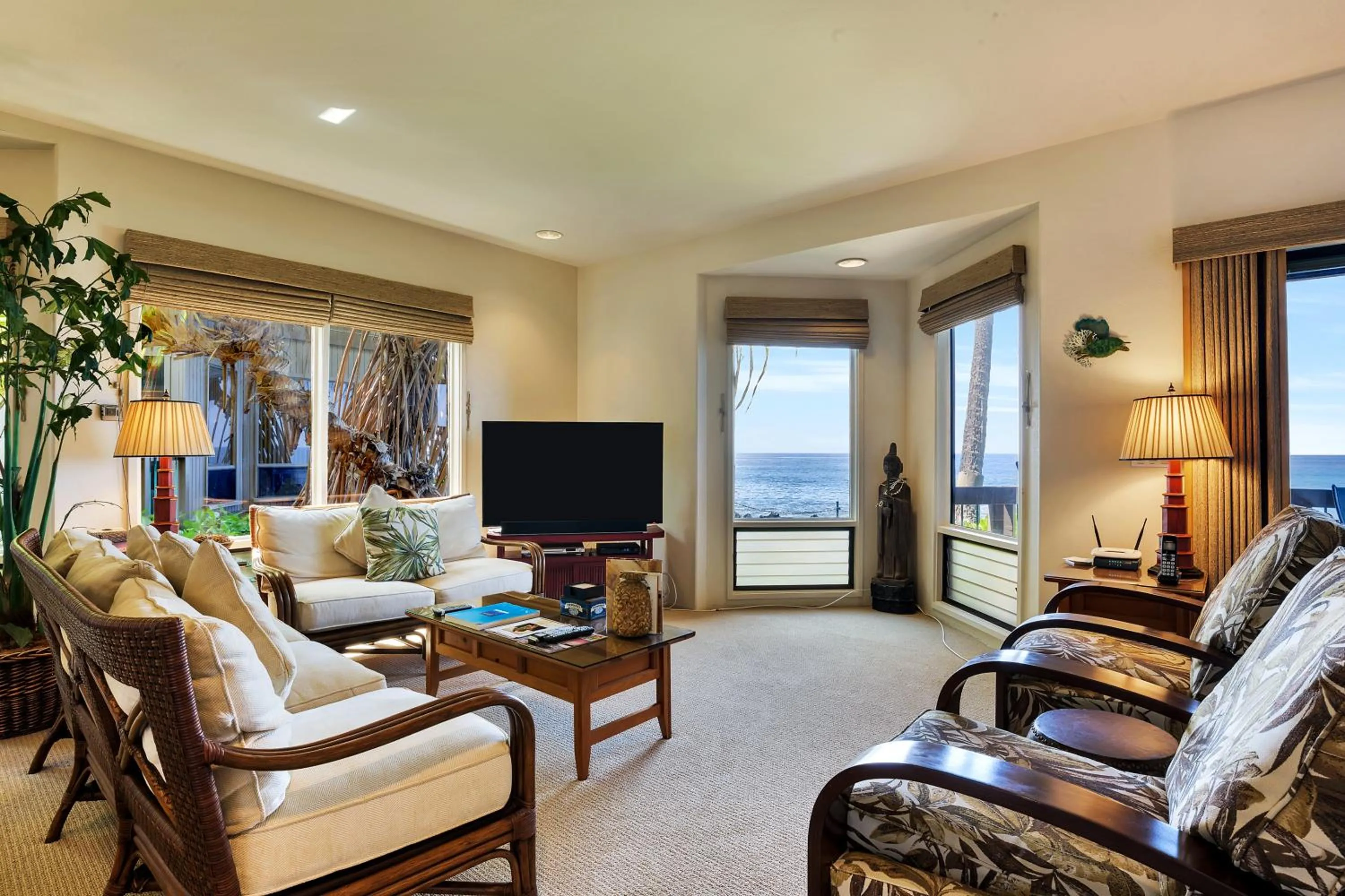 Living room in Castle Kanaloa at Kona