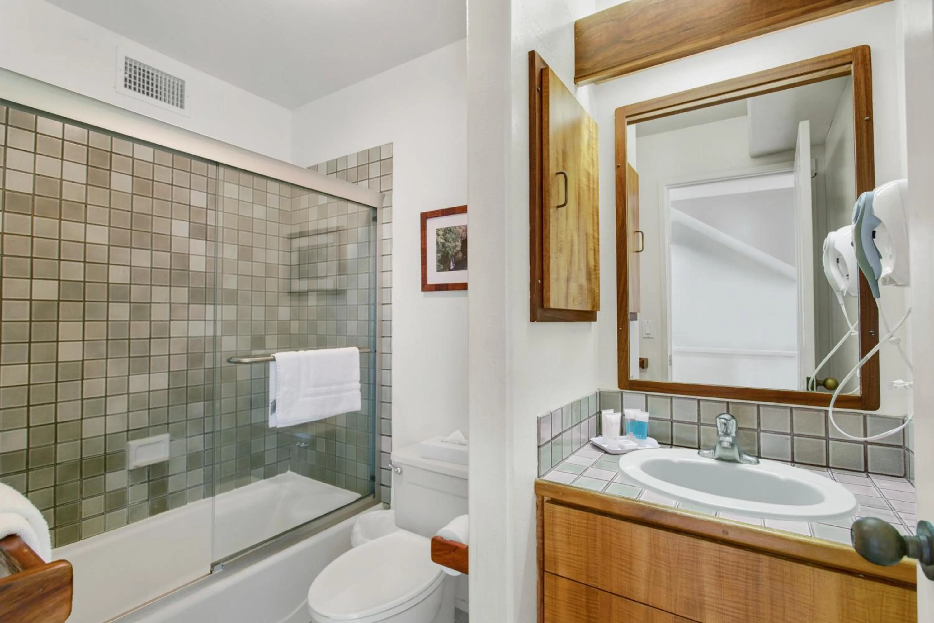 Bathroom in Castle Kanaloa at Kona