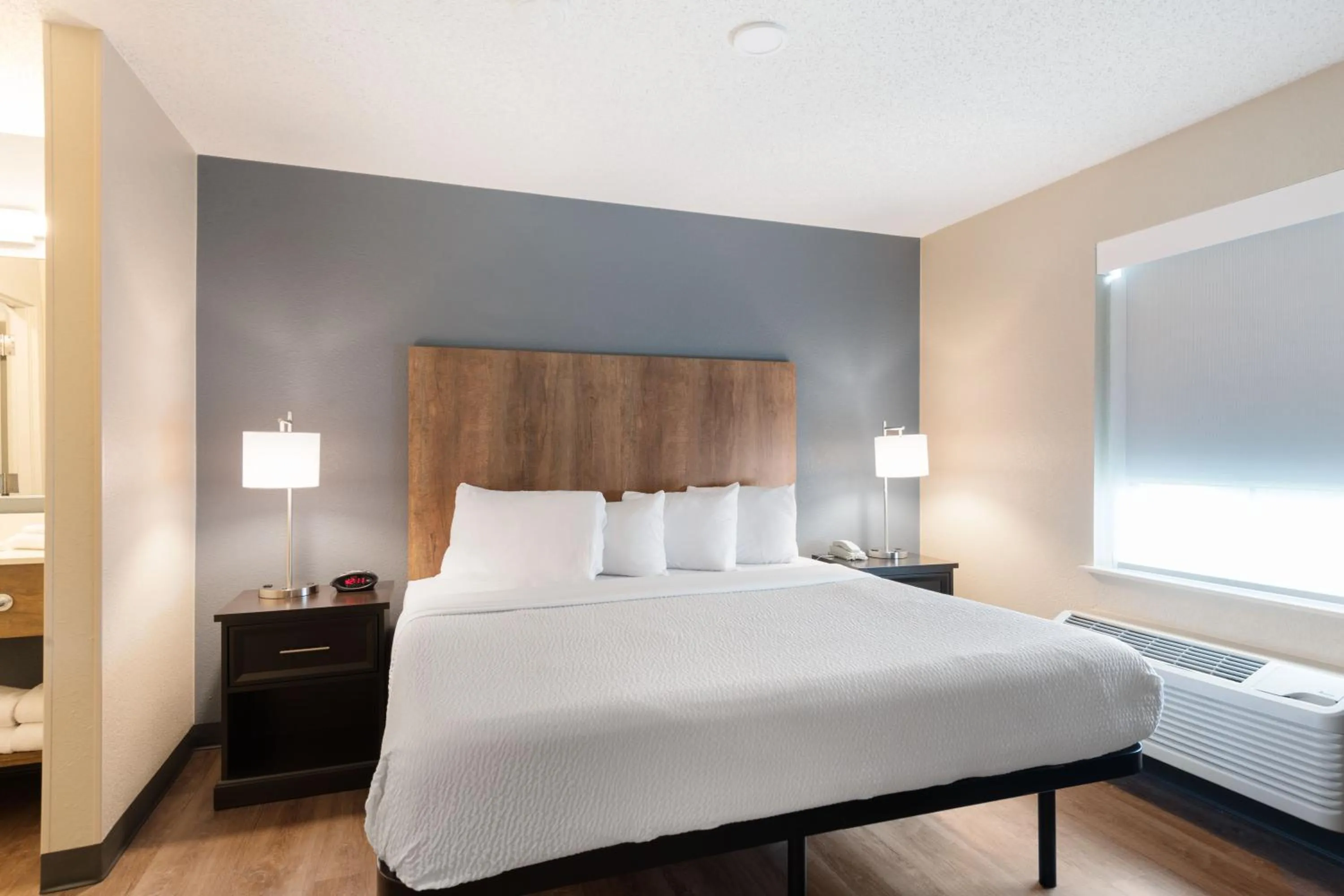 Bed in Extended Stay America Premier Suites - Charlotte - Pineville - Pineville Matthews Rd.