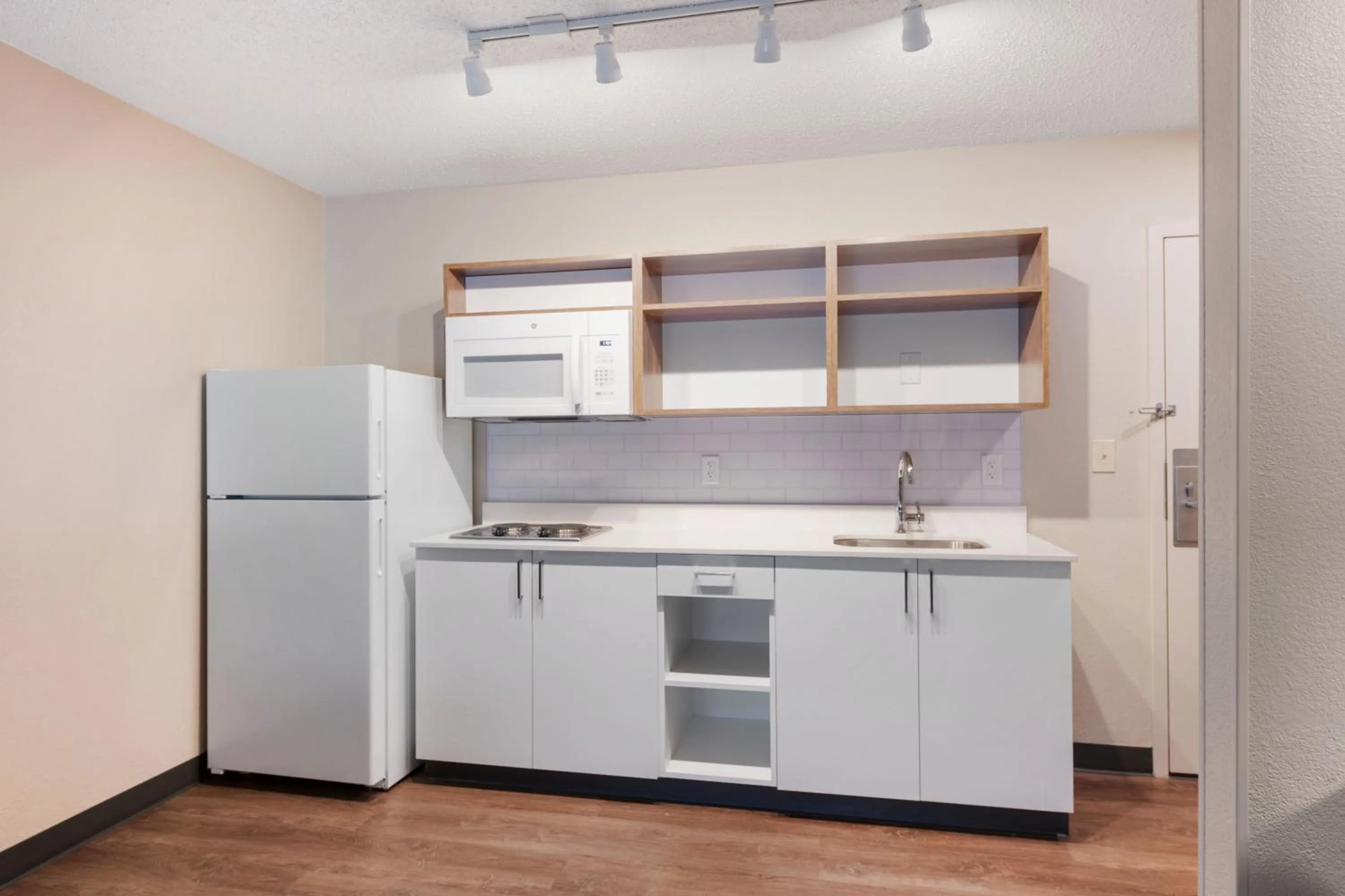 Kitchen or kitchenette in Extended Stay America Premier Suites - Charlotte - Pineville - Pineville Matthews Rd.
