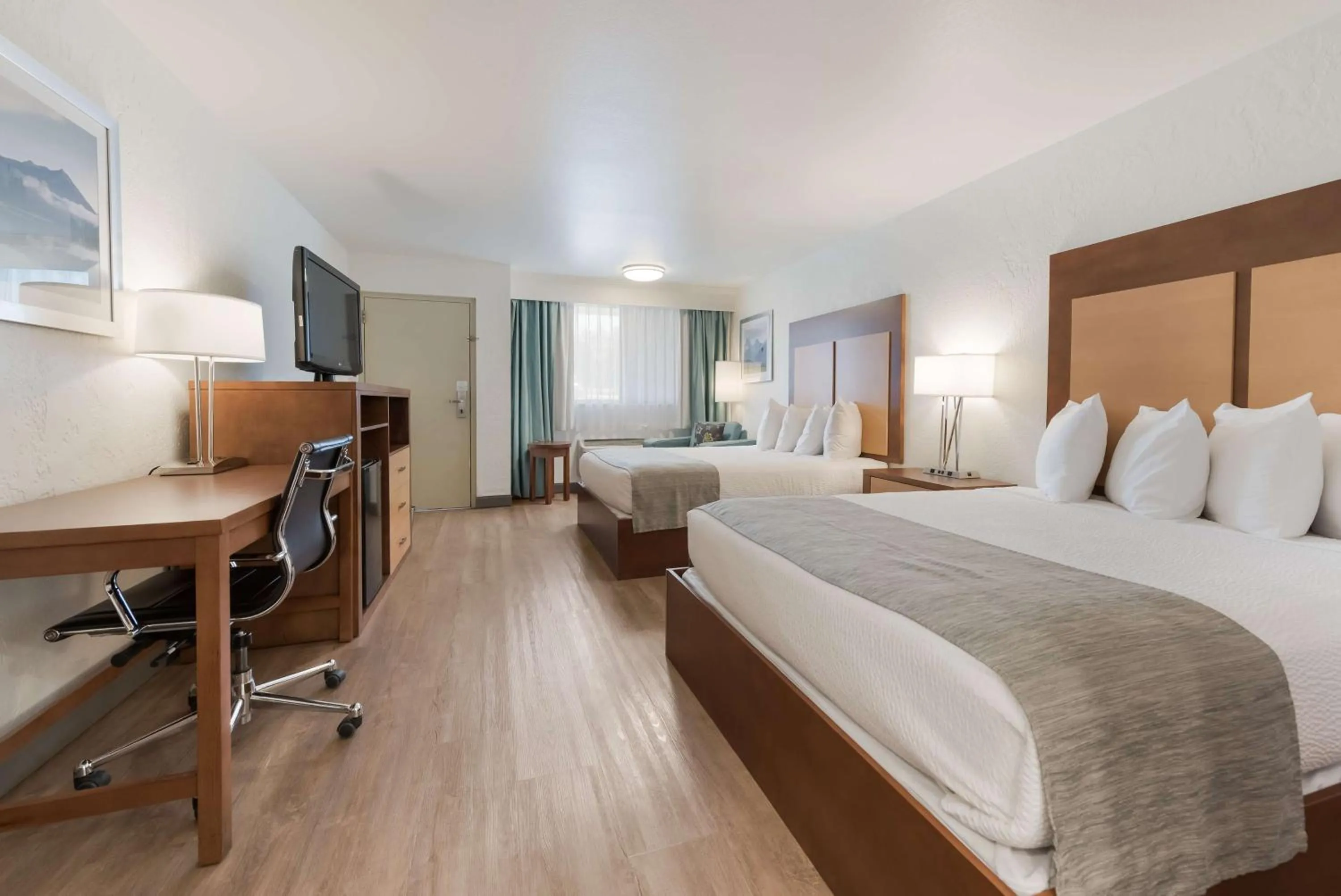 Bedroom, Bed in Best Western Foothills Inn