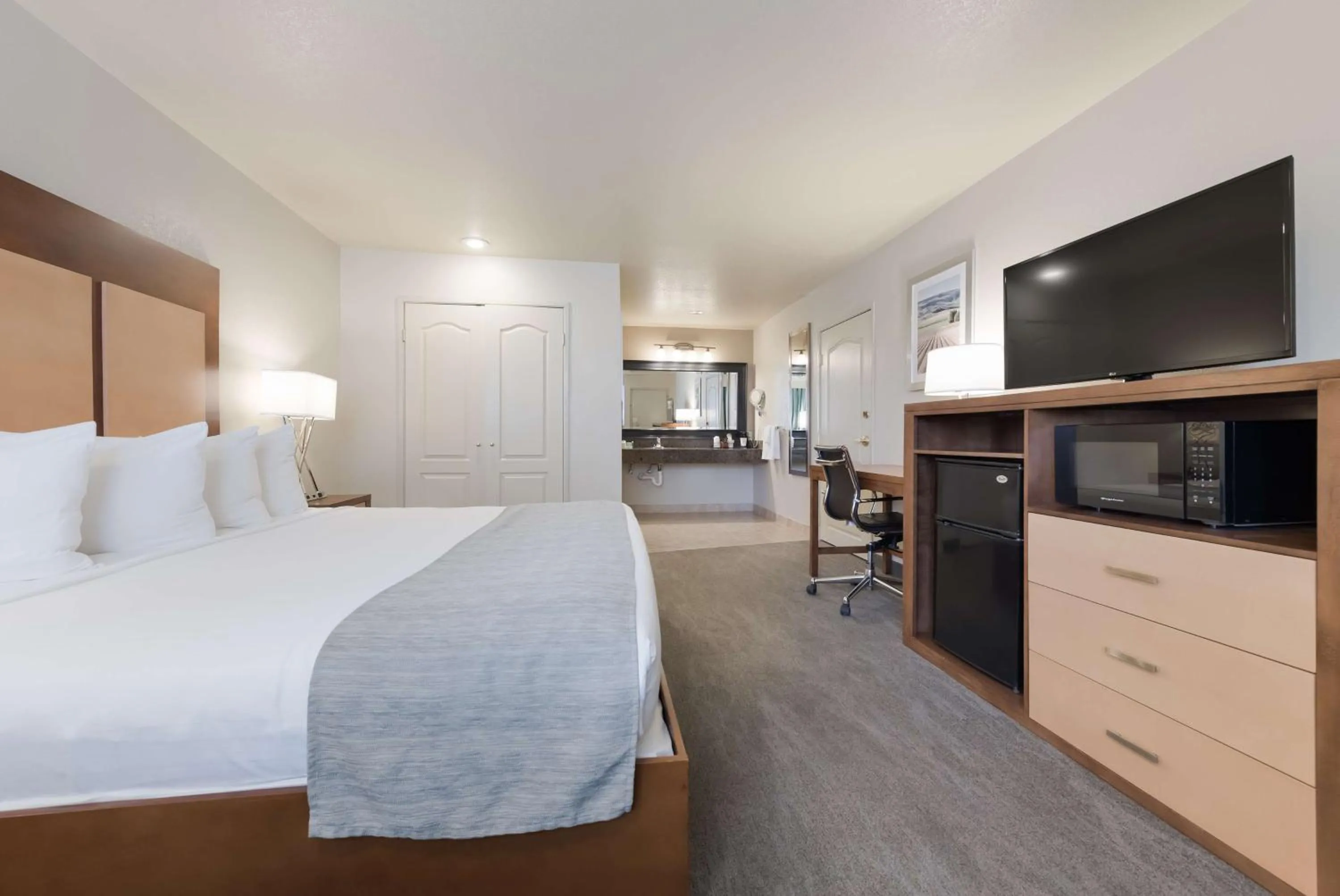 Bedroom, Bed in Best Western Foothills Inn