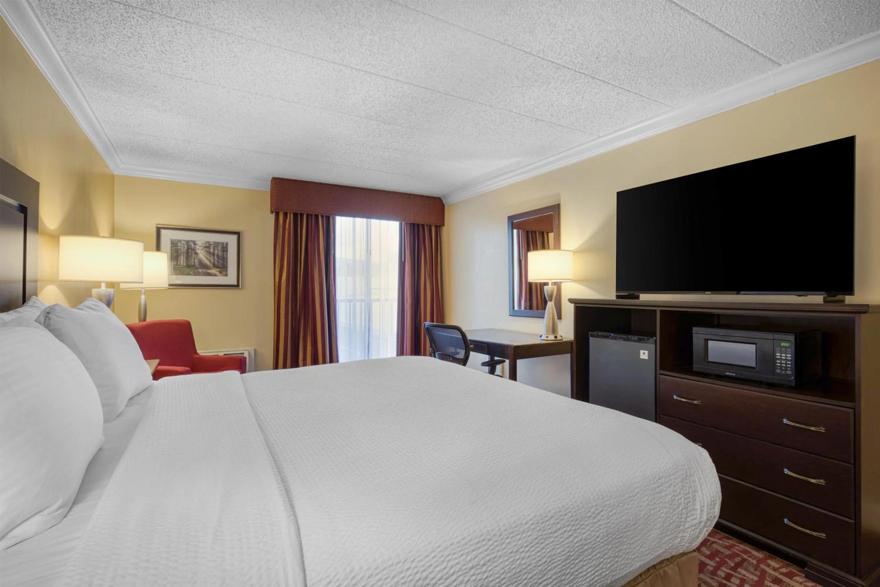 Bedroom, Bed in Best Western Plus Wilkes Barre Center City