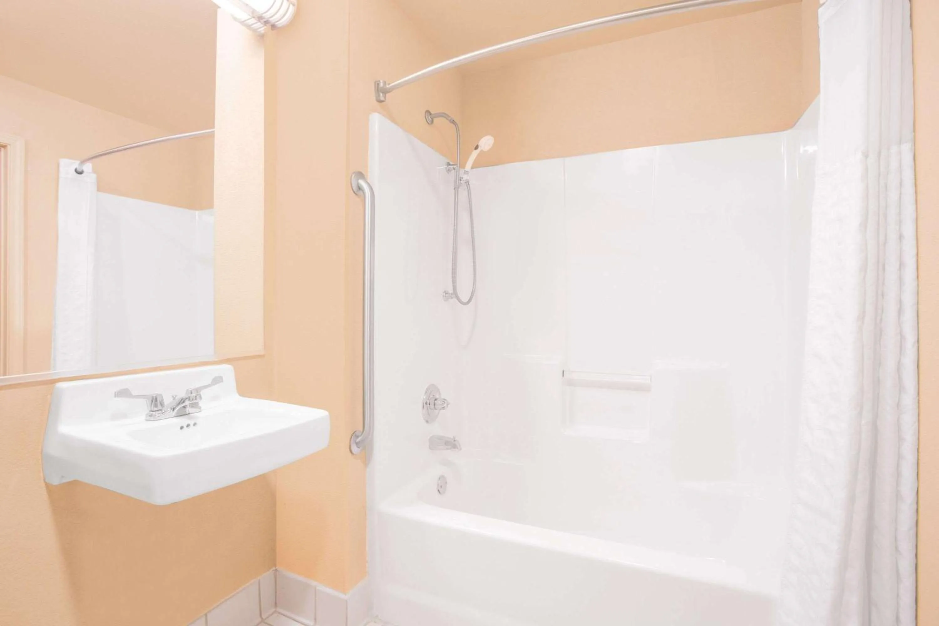 Bathroom in Hawthorn Extended Stay by Wyndham Conyers