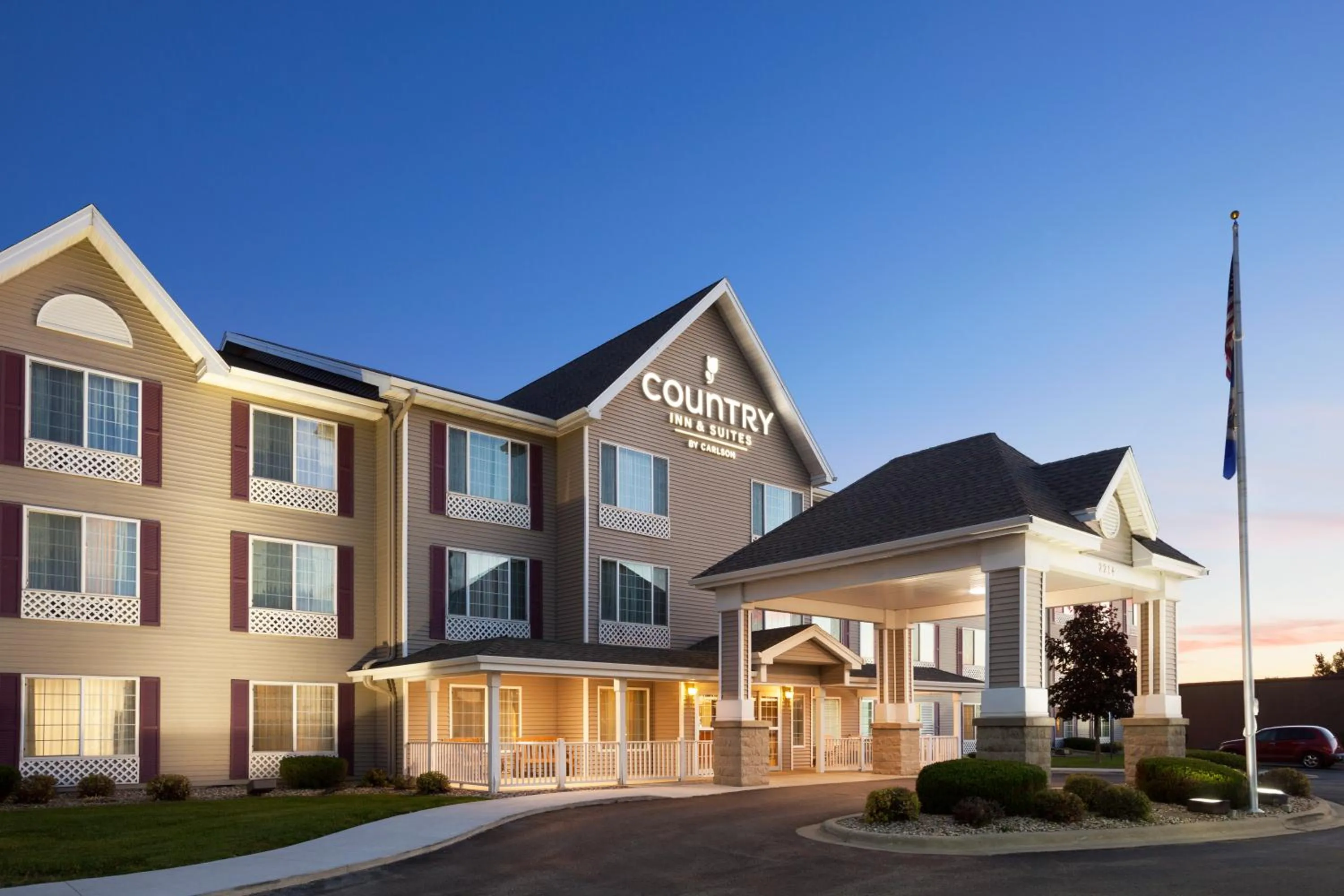 Facade/entrance in Country Inn & Suites by Radisson, Albert Lea - Austin