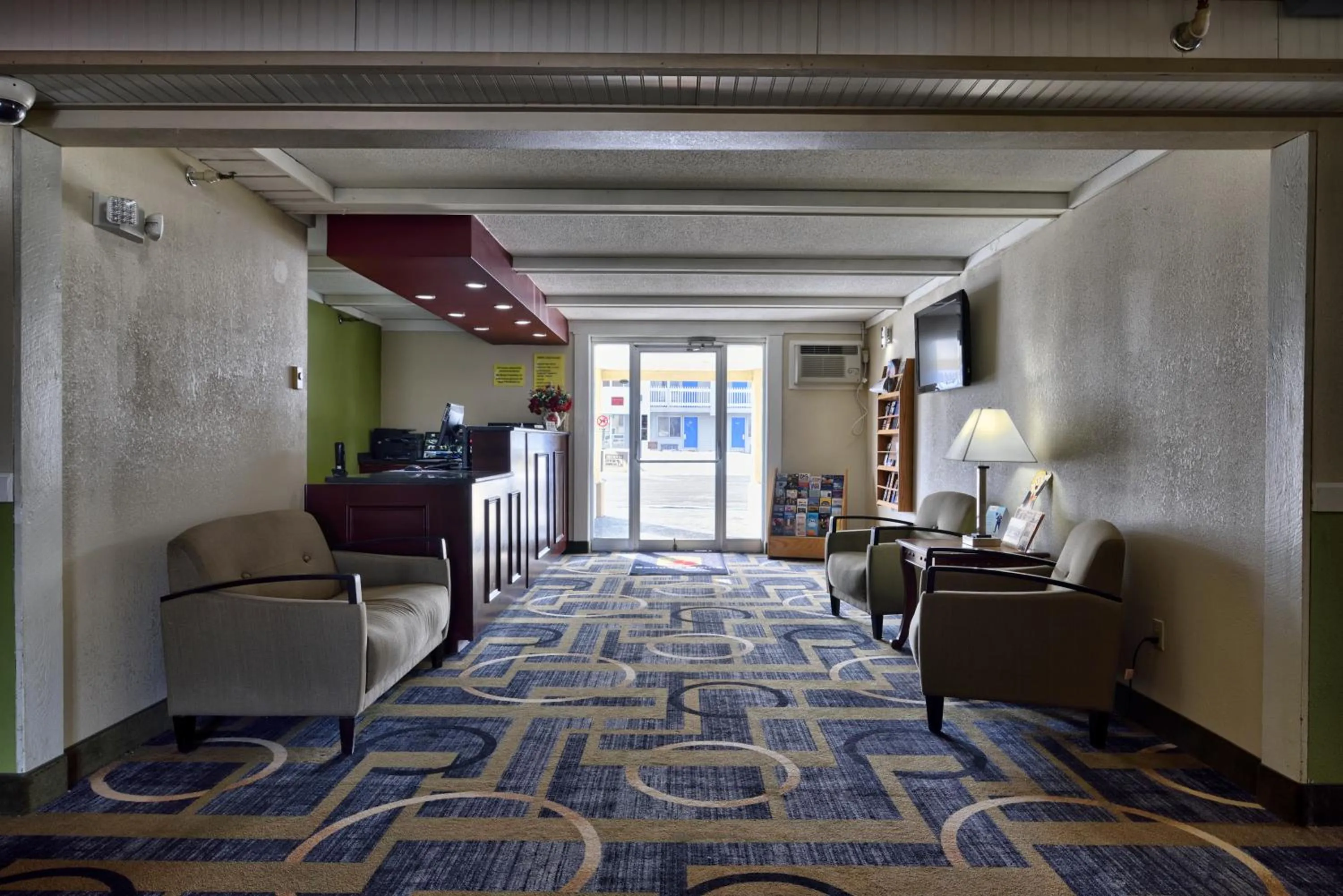 Lobby or reception in Super 8 by Wyndham Bangor