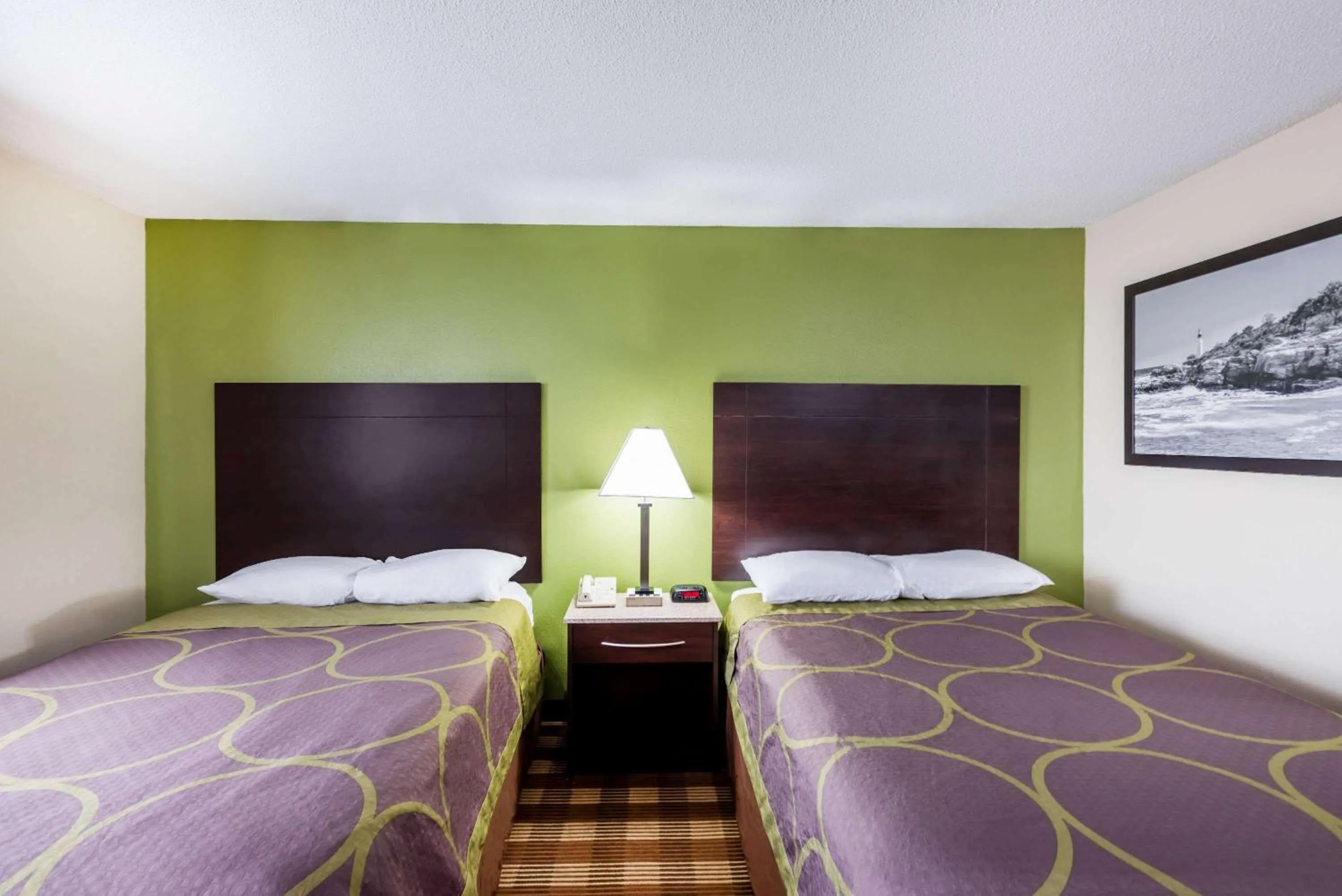 Photo of the whole room, Bed in Super 8 by Wyndham Bangor