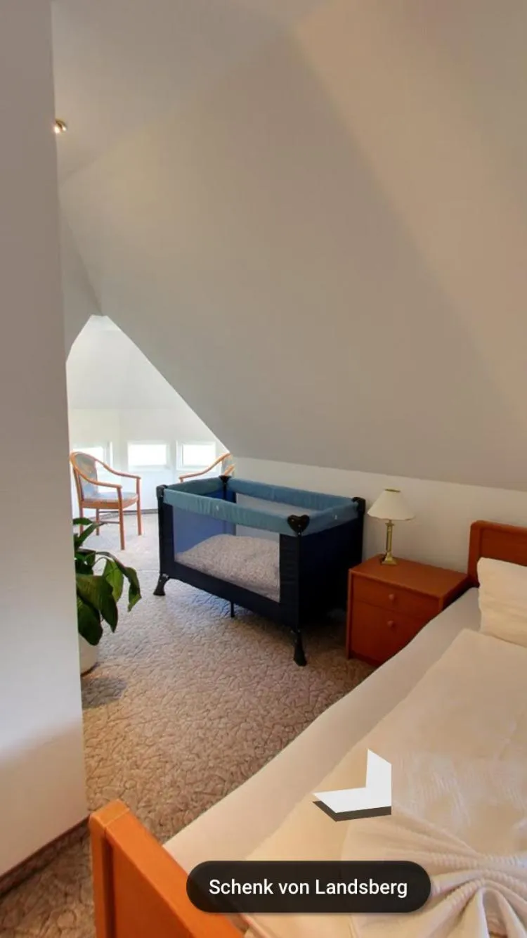 cot, Bed in Hotel & Restaurant Schenk von Landsberg