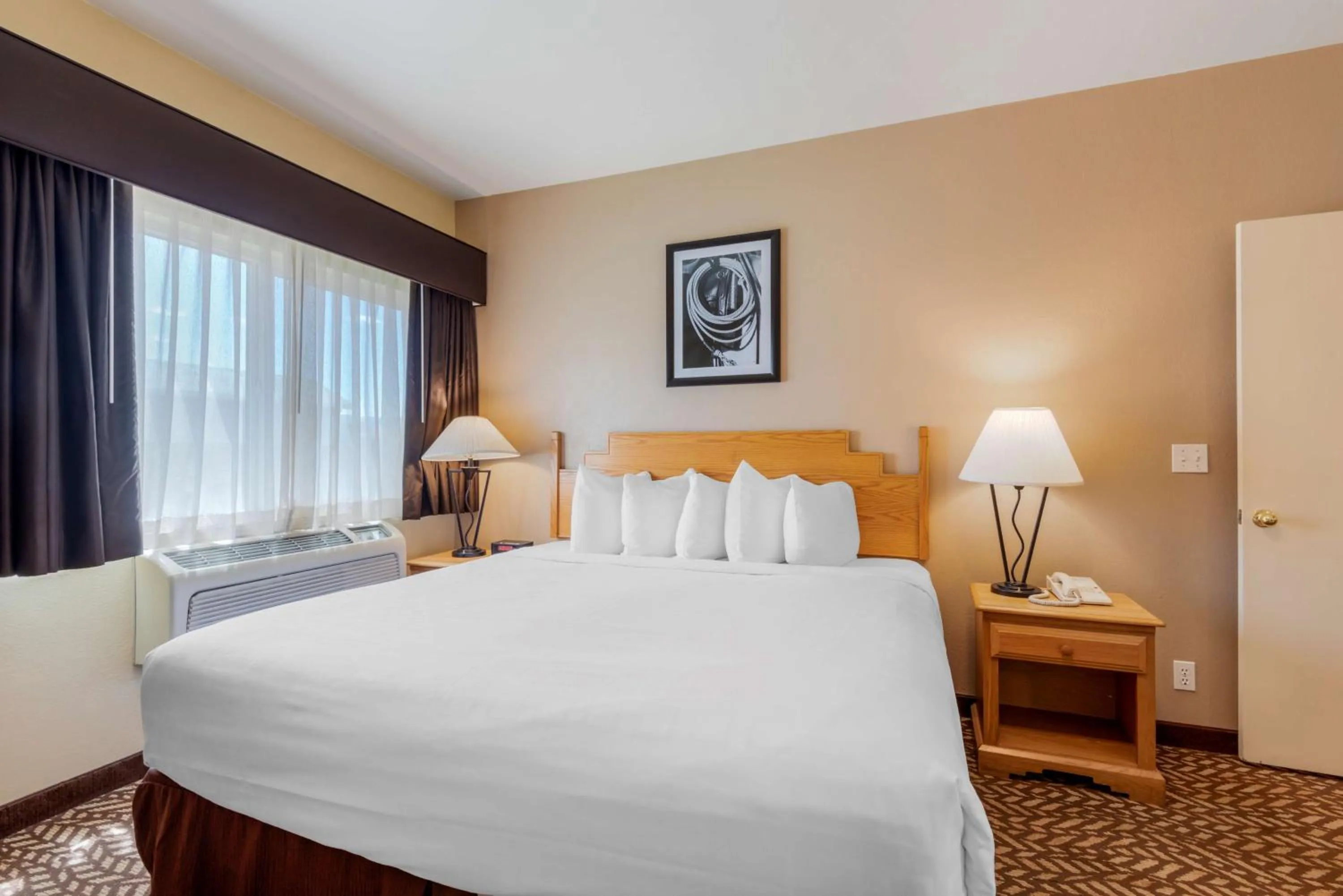 Photo of the whole room in Best Western Turquoise Inn & Suites