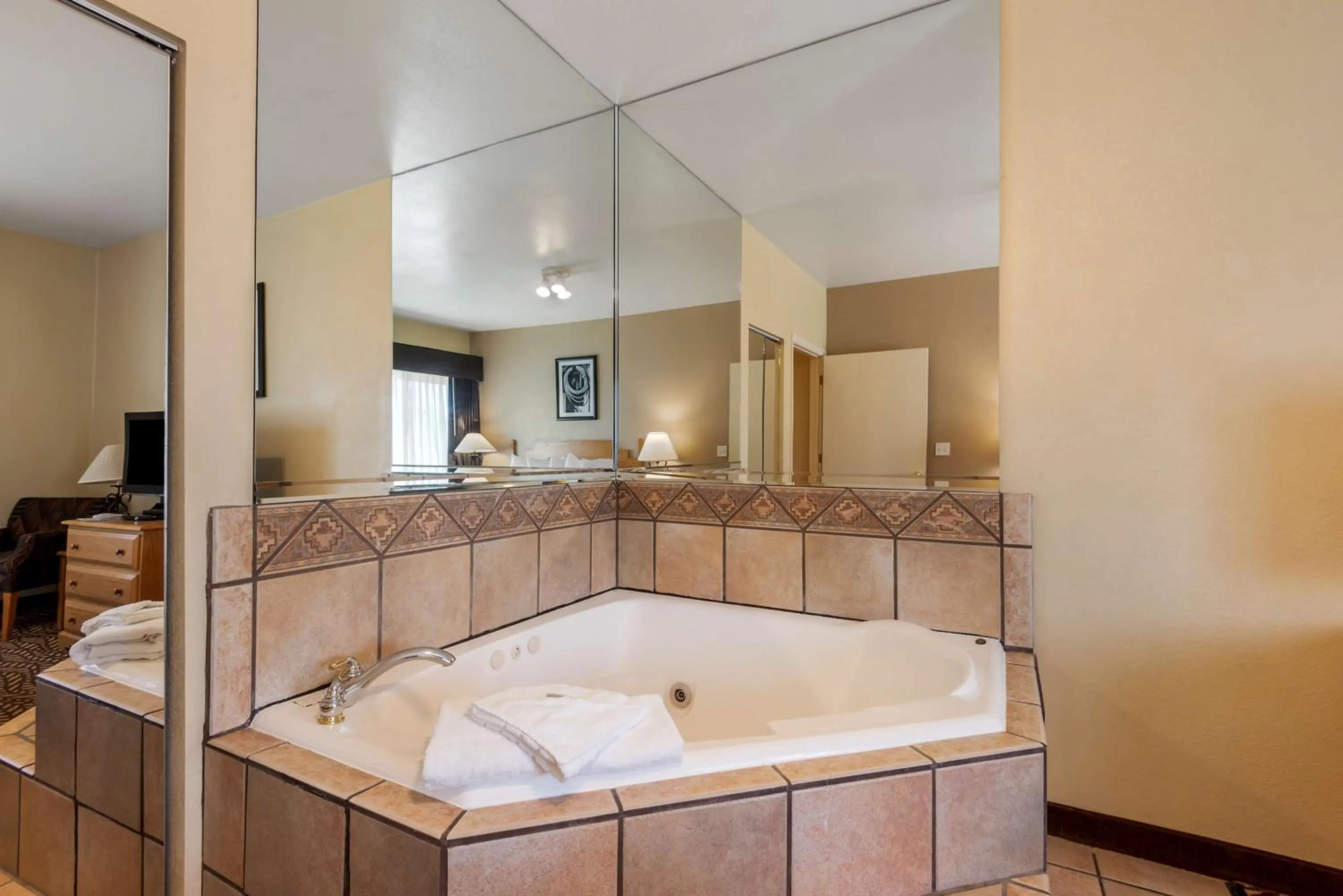 Photo of the whole room in Best Western Turquoise Inn & Suites