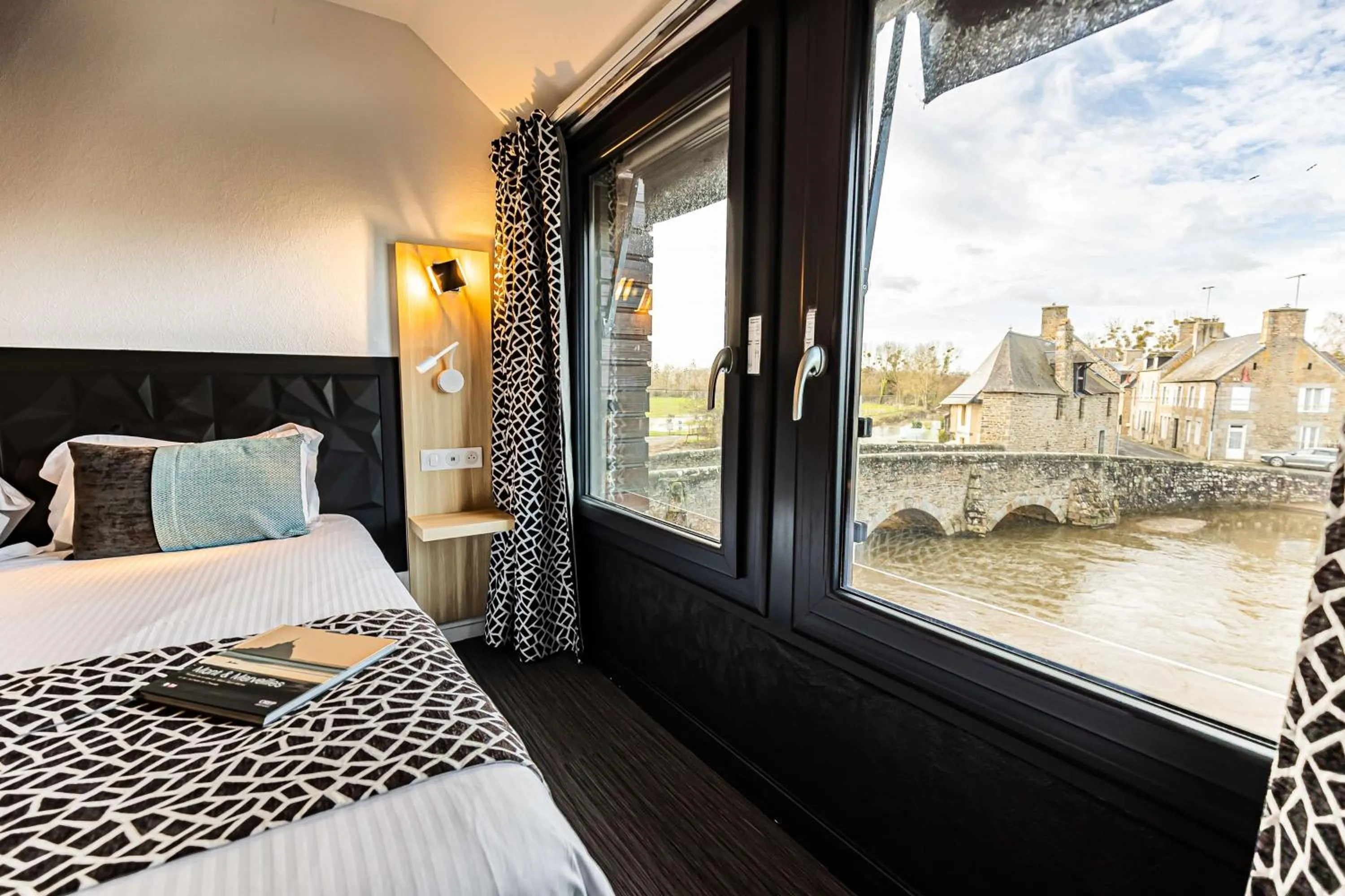 Bedroom, Bed in Best Western Le Moulin de Ducey