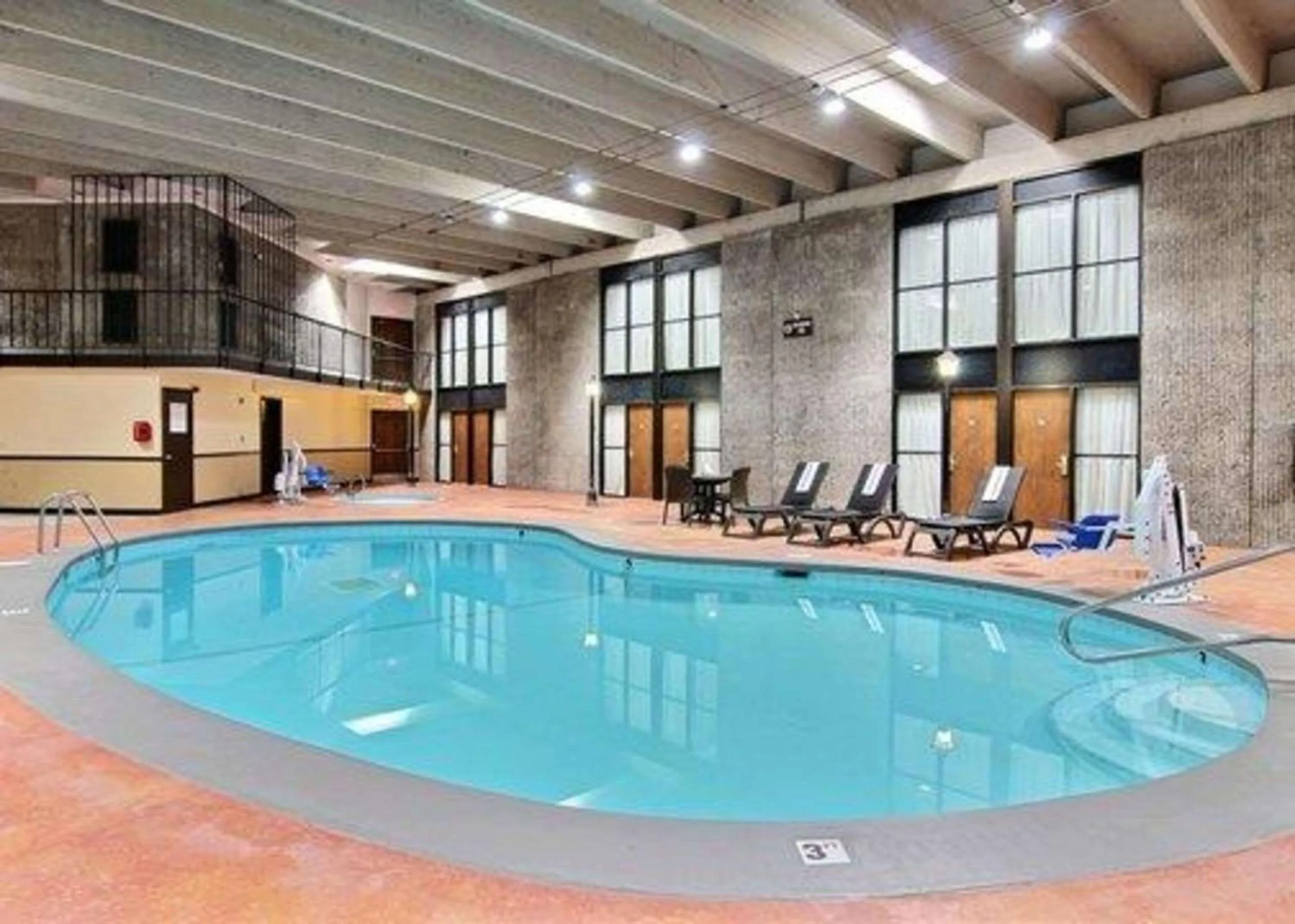 Swimming pool in Quality Inn Thief River Falls