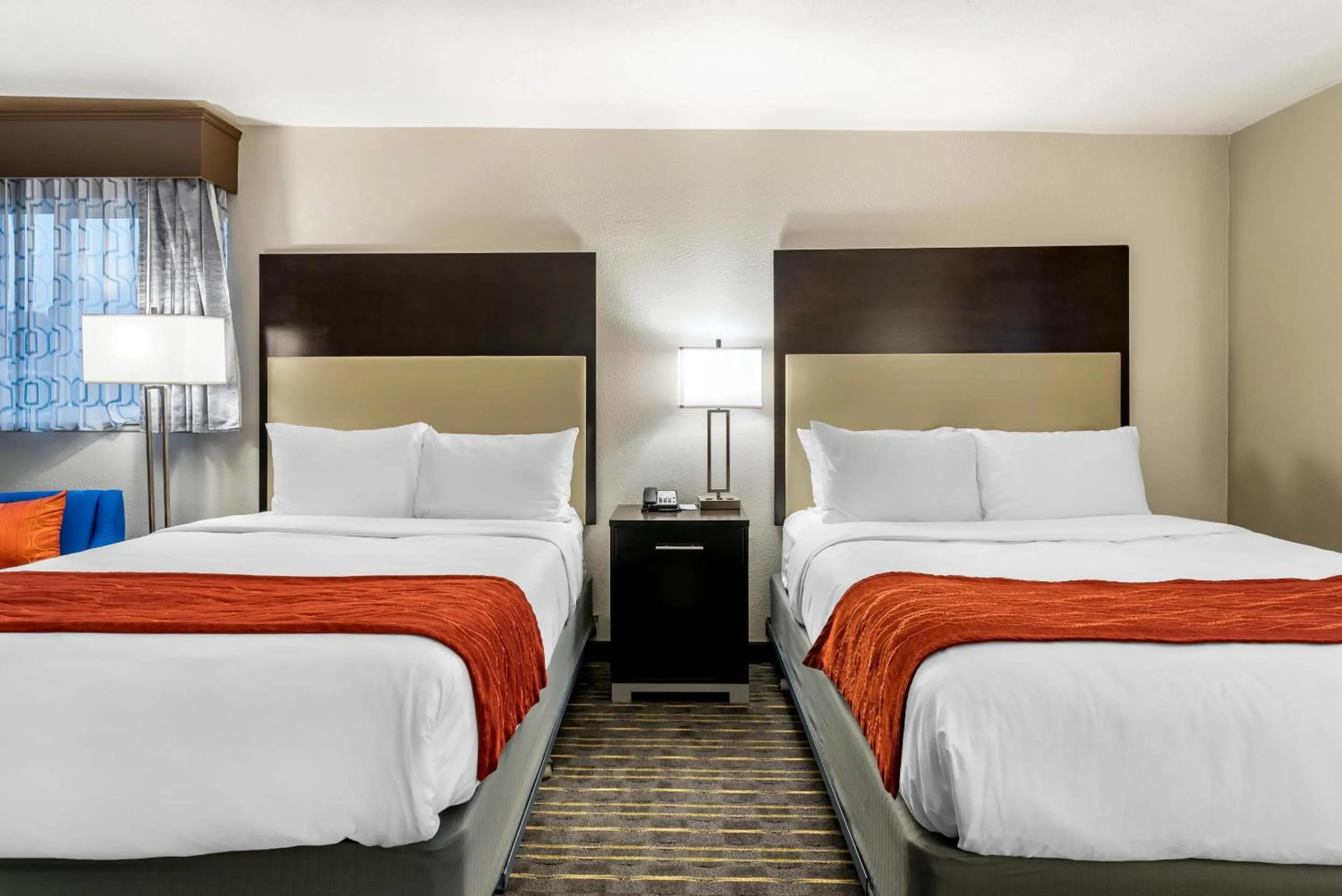 Bedroom, Bed in Comfort Inn & Suites Tigard near Washington Square