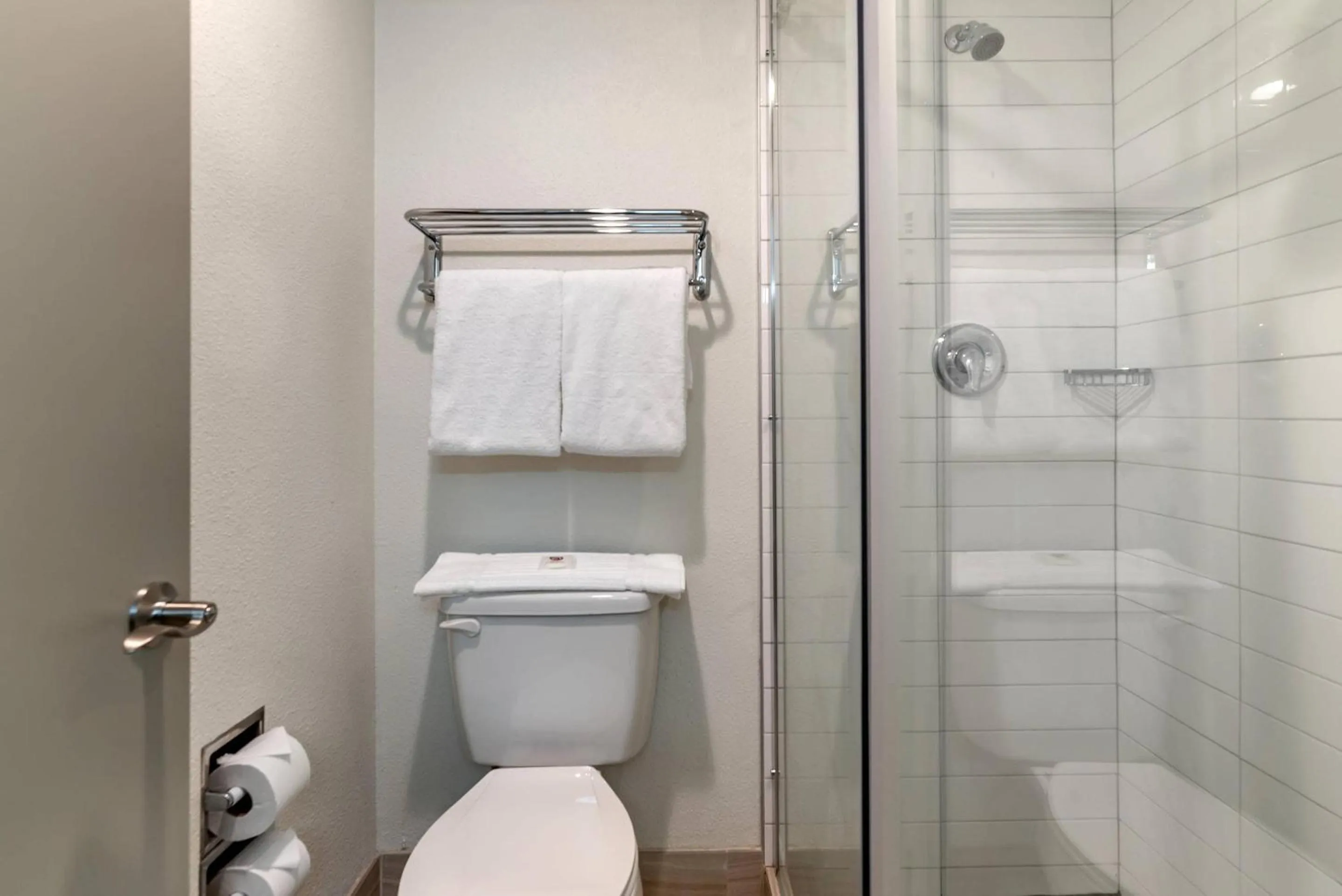 Bedroom in Comfort Inn & Suites Tigard near Washington Square