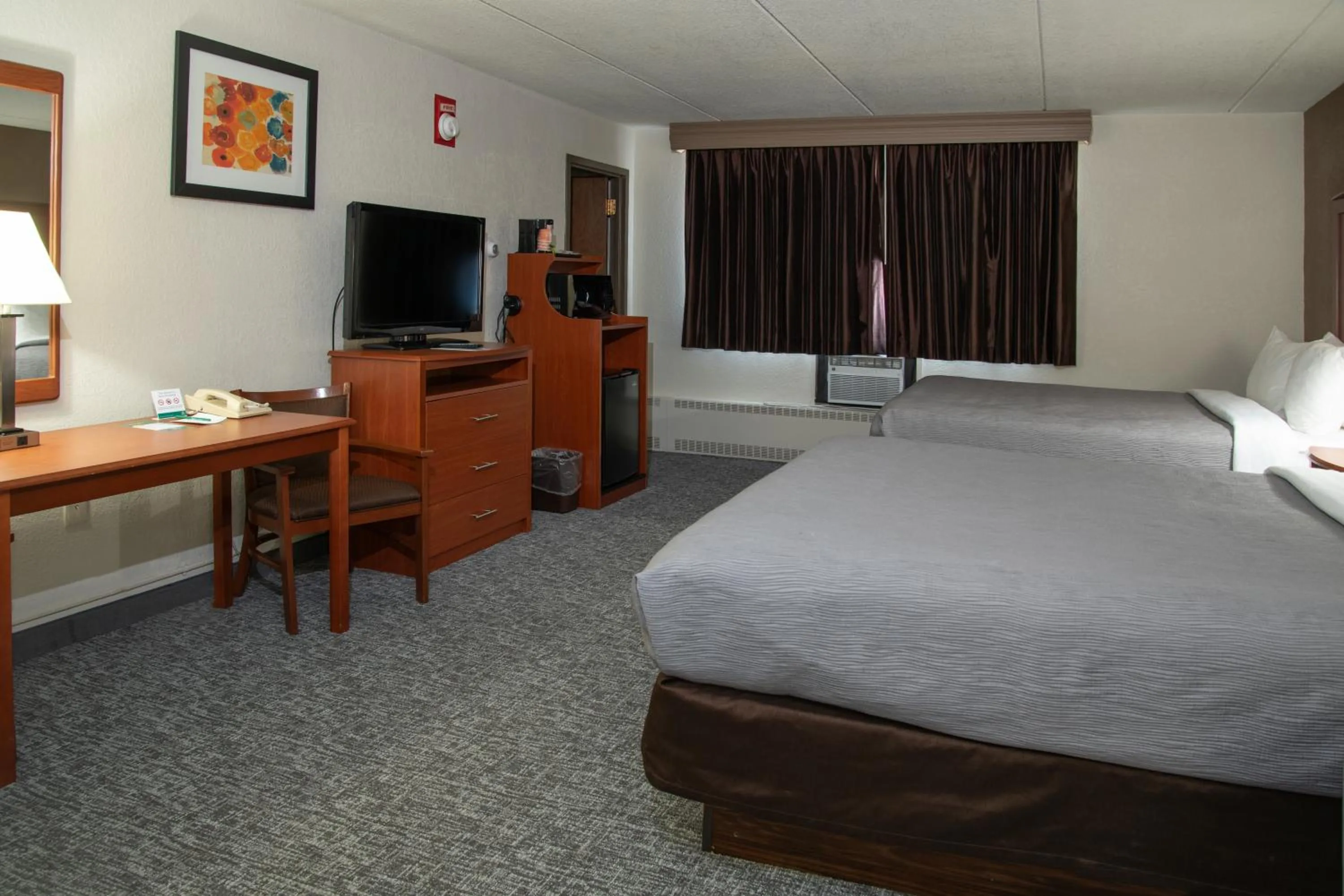 Bed in Quality Inn Stadium Area Green Bay Stadium