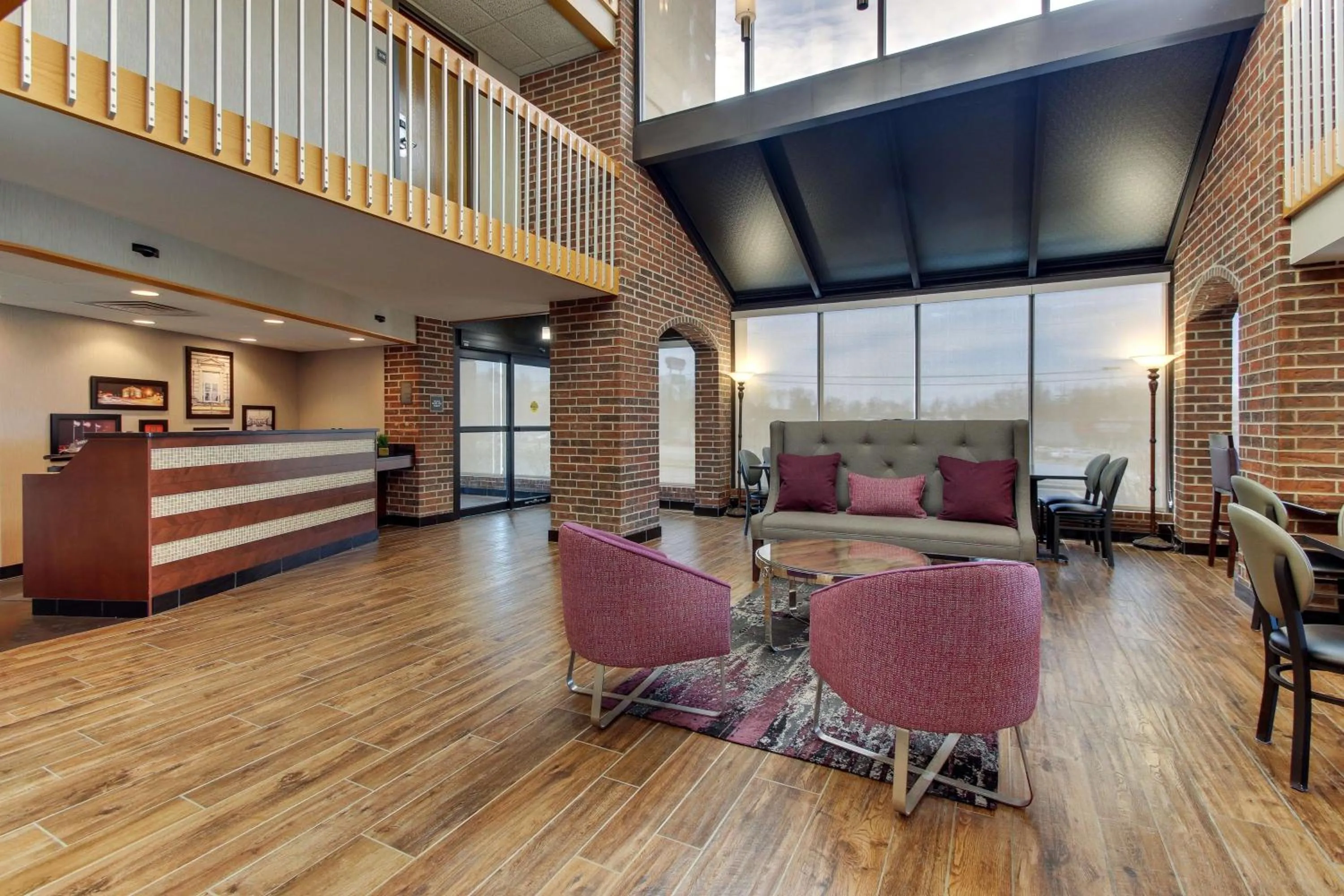 Lobby or reception in Drury Inn & Suites Poplar Bluff