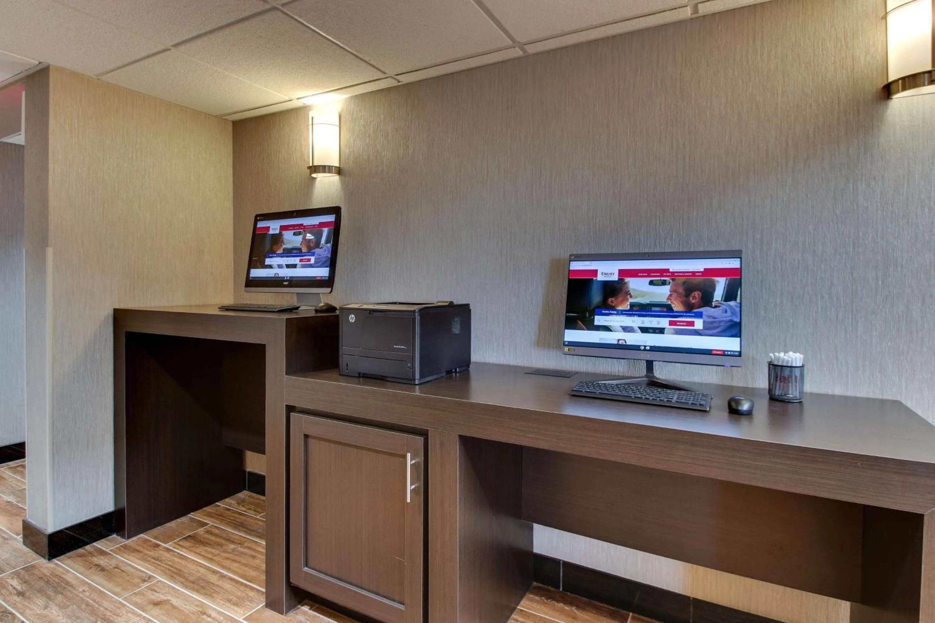 Business facilities in Drury Inn & Suites Poplar Bluff