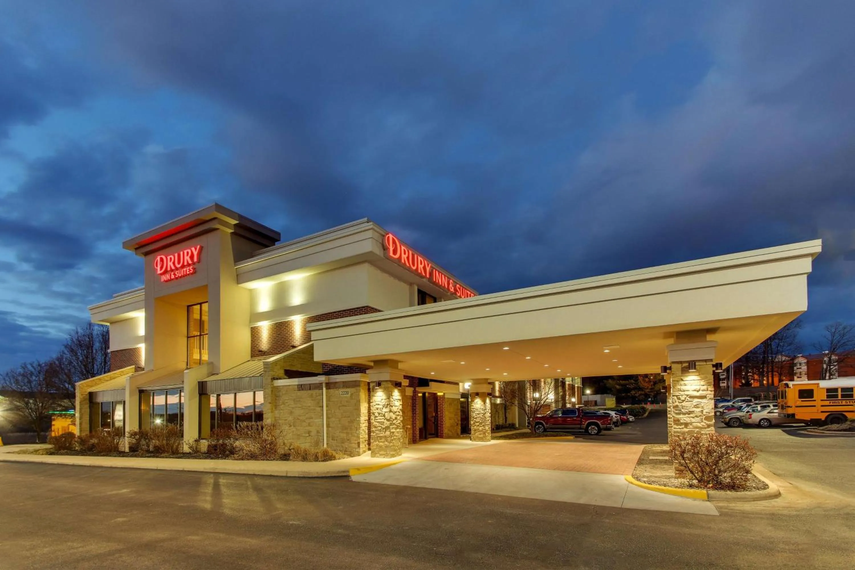 Property building in Drury Inn & Suites Poplar Bluff