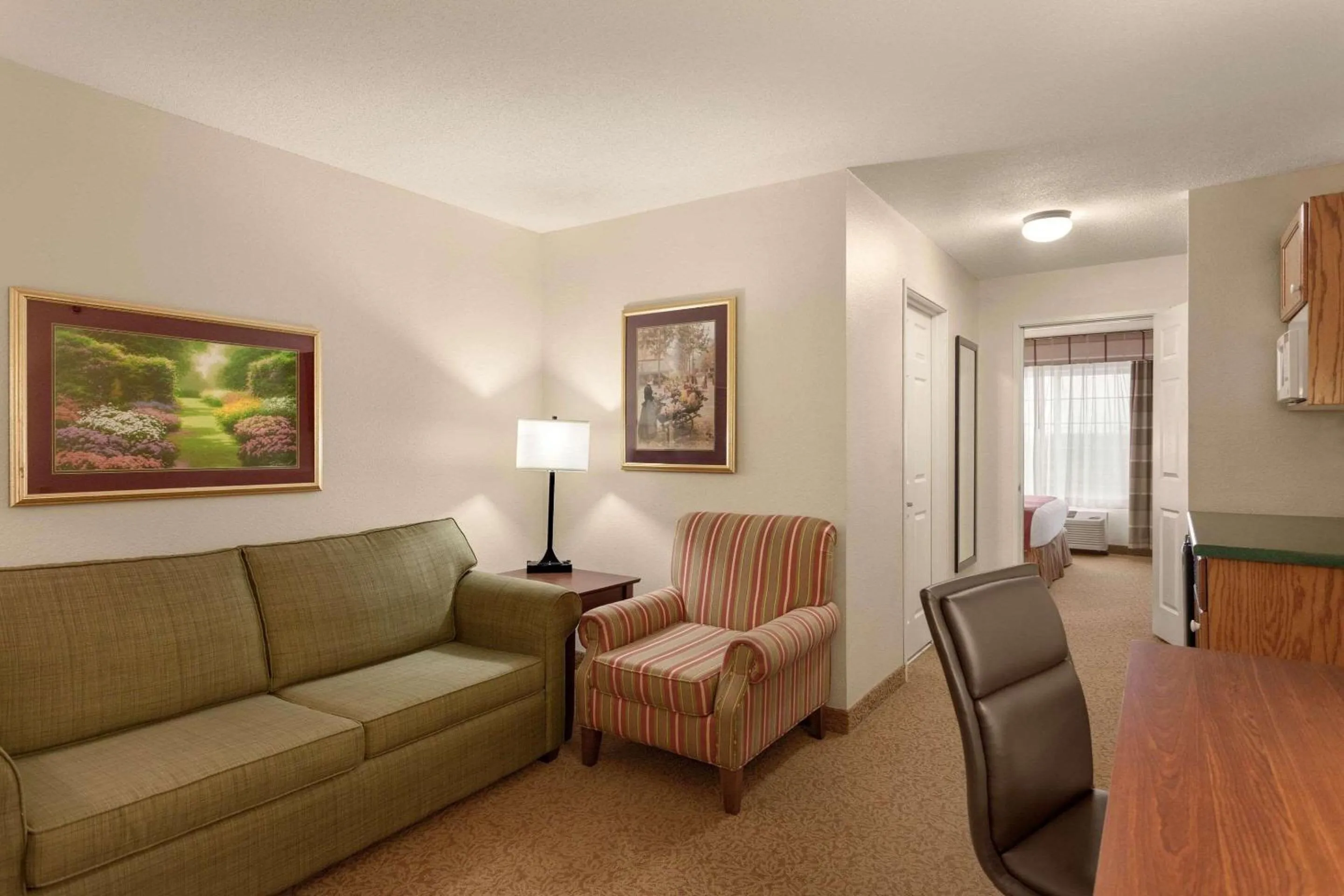 Bedroom in Country Inn & Suites by Radisson, Ames, IA