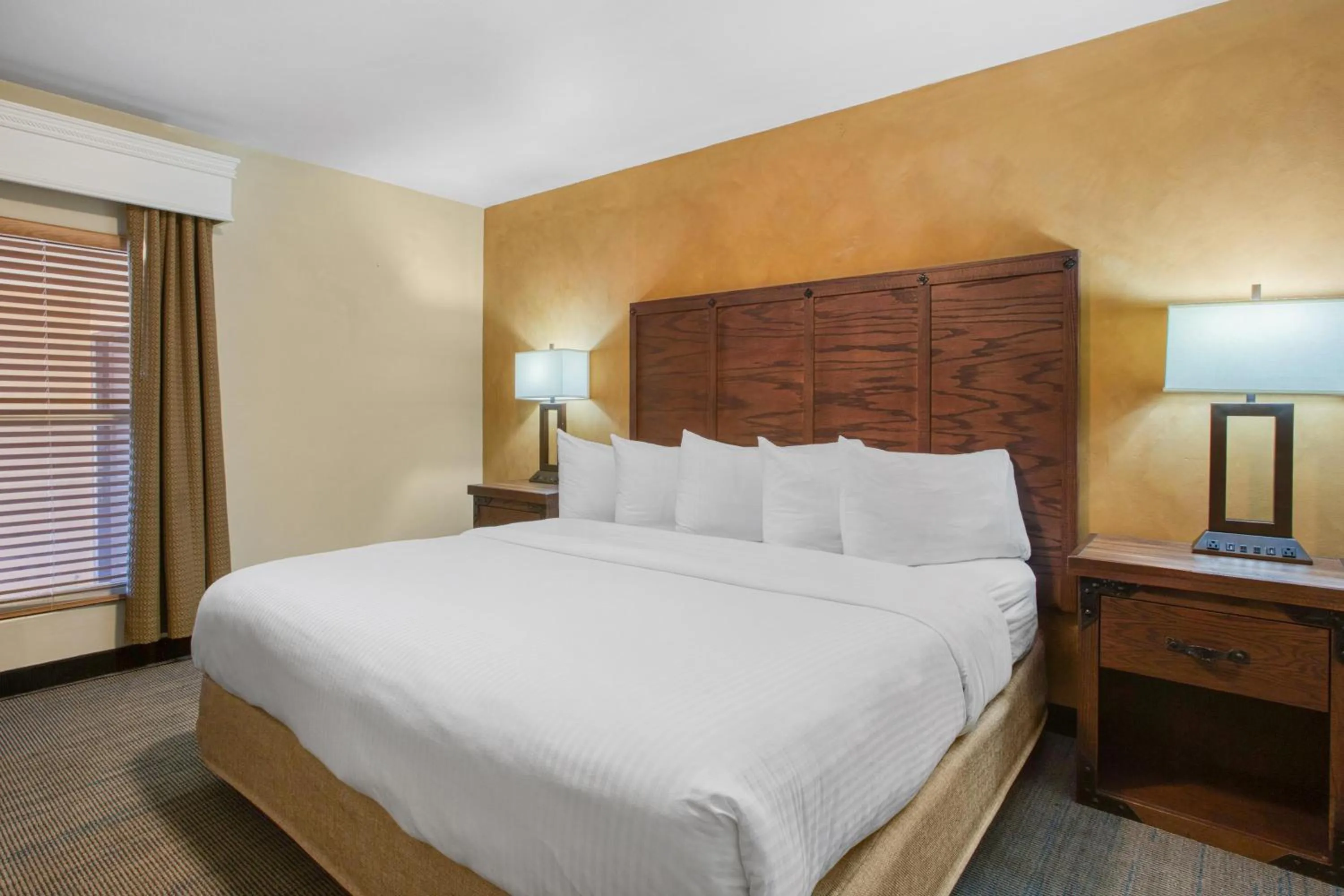 Photo of the whole room, Bed in Best Western Rancho Grande