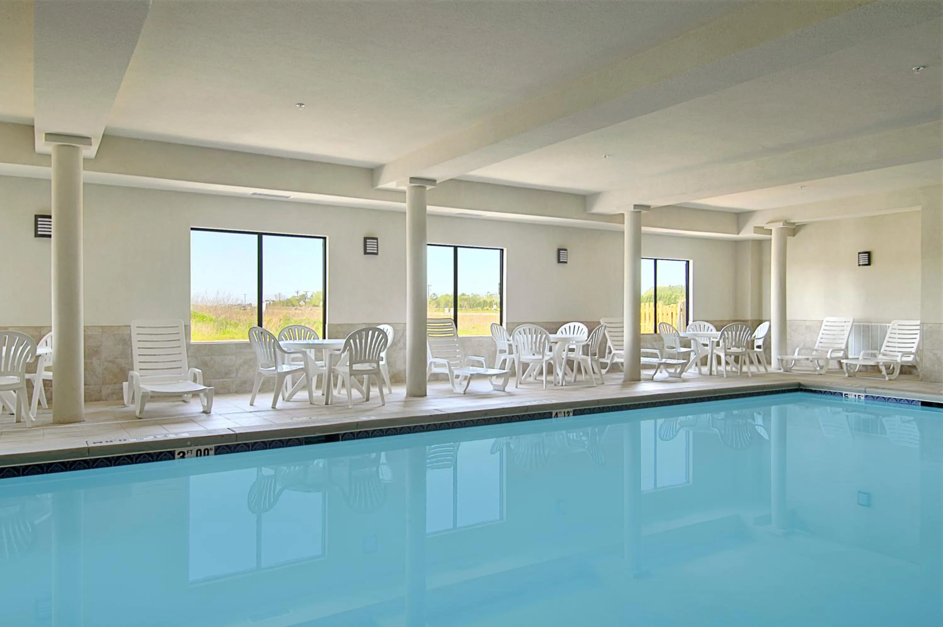 Swimming pool in Wingate By Wyndham - Warner Robins