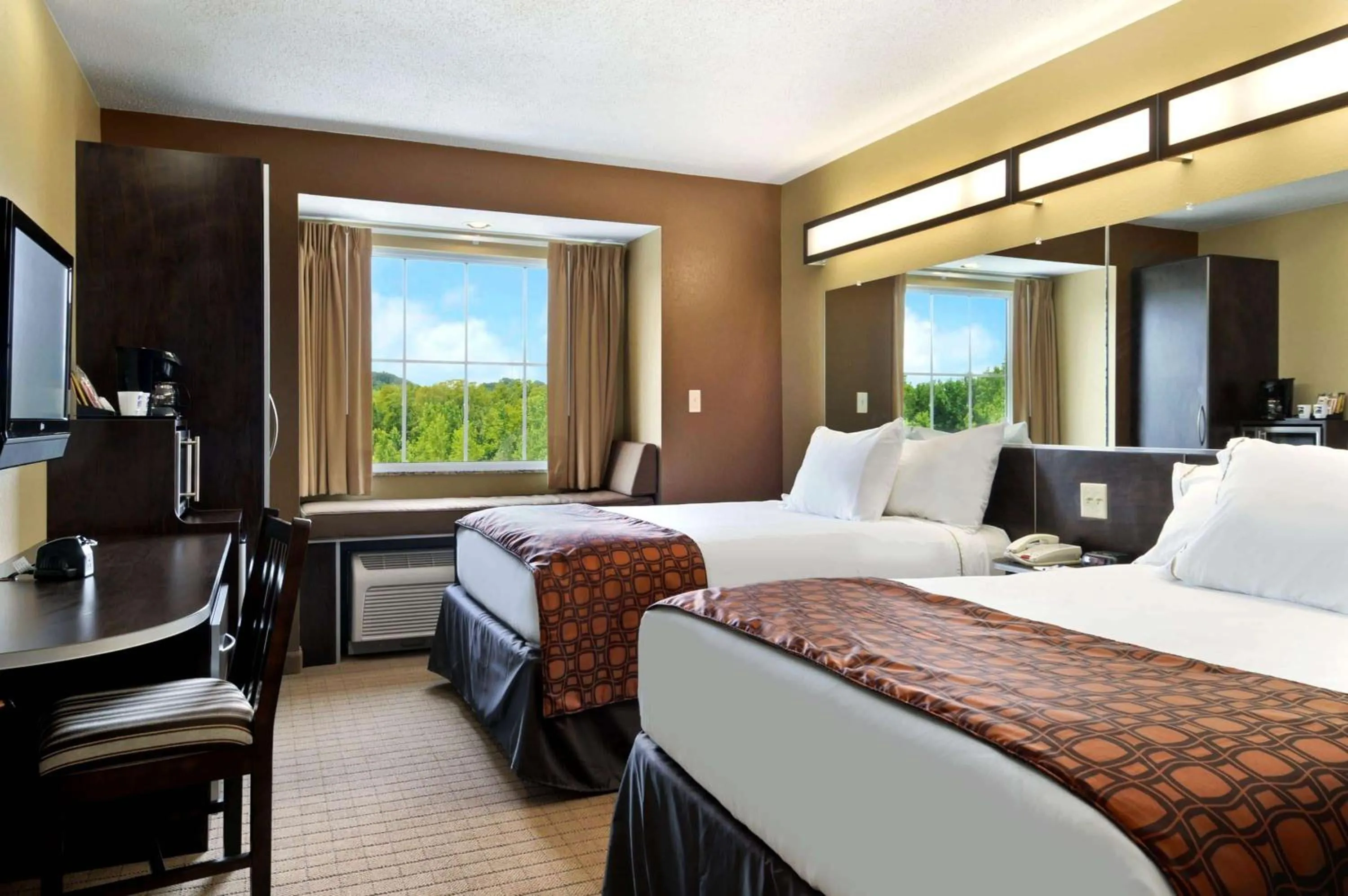 Photo of the whole room, Bed in Microtel Inn & Suites by Wyndham Marietta