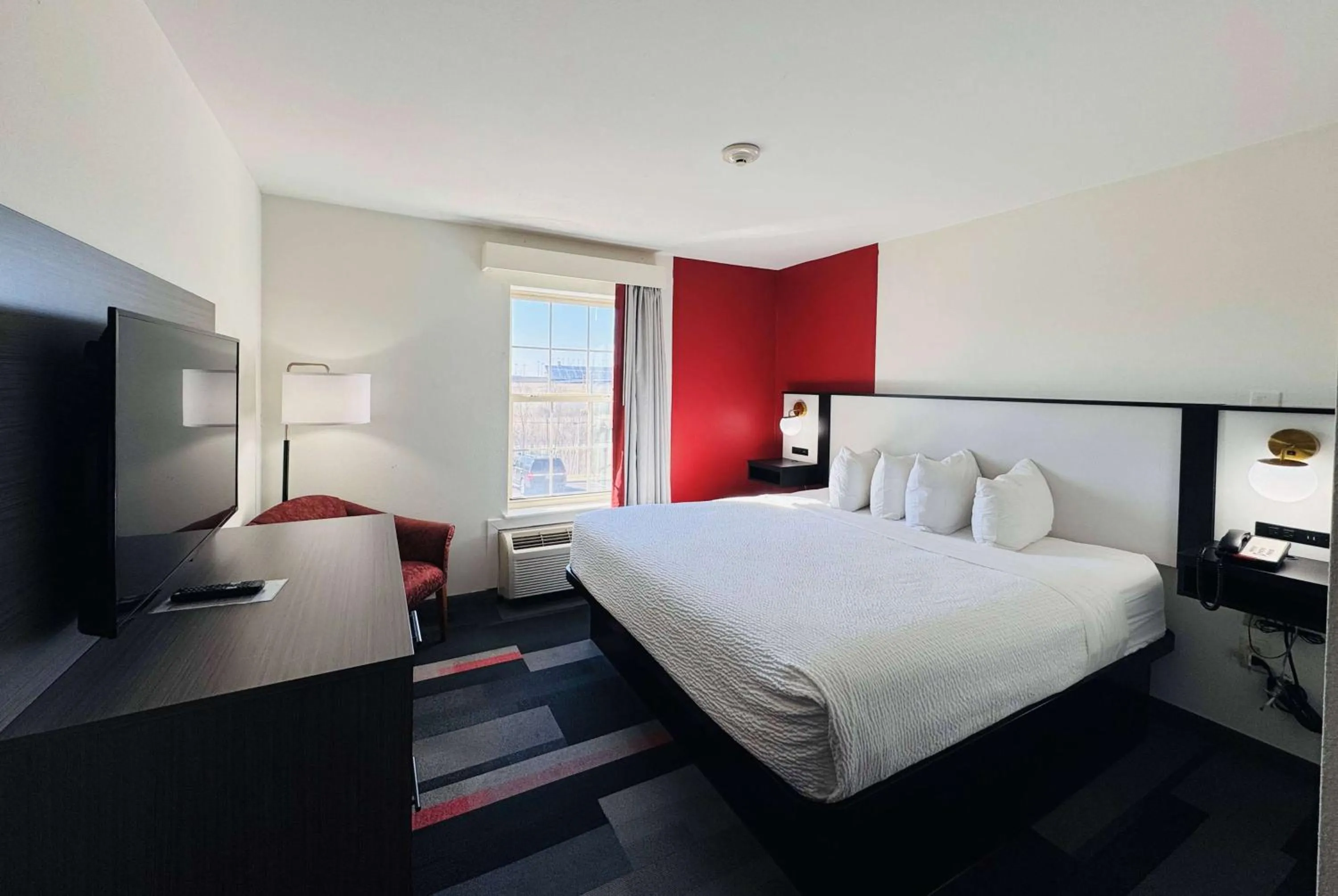 Photo of the whole room, Bed in Ramada by Wyndham Sparta/At Speedway