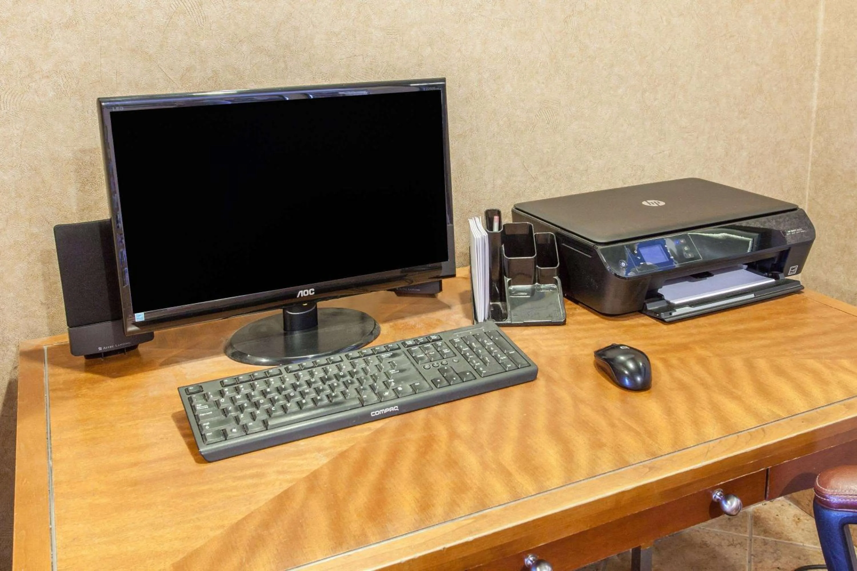 Business facilities in Ramada by Wyndham Sparta/At Speedway