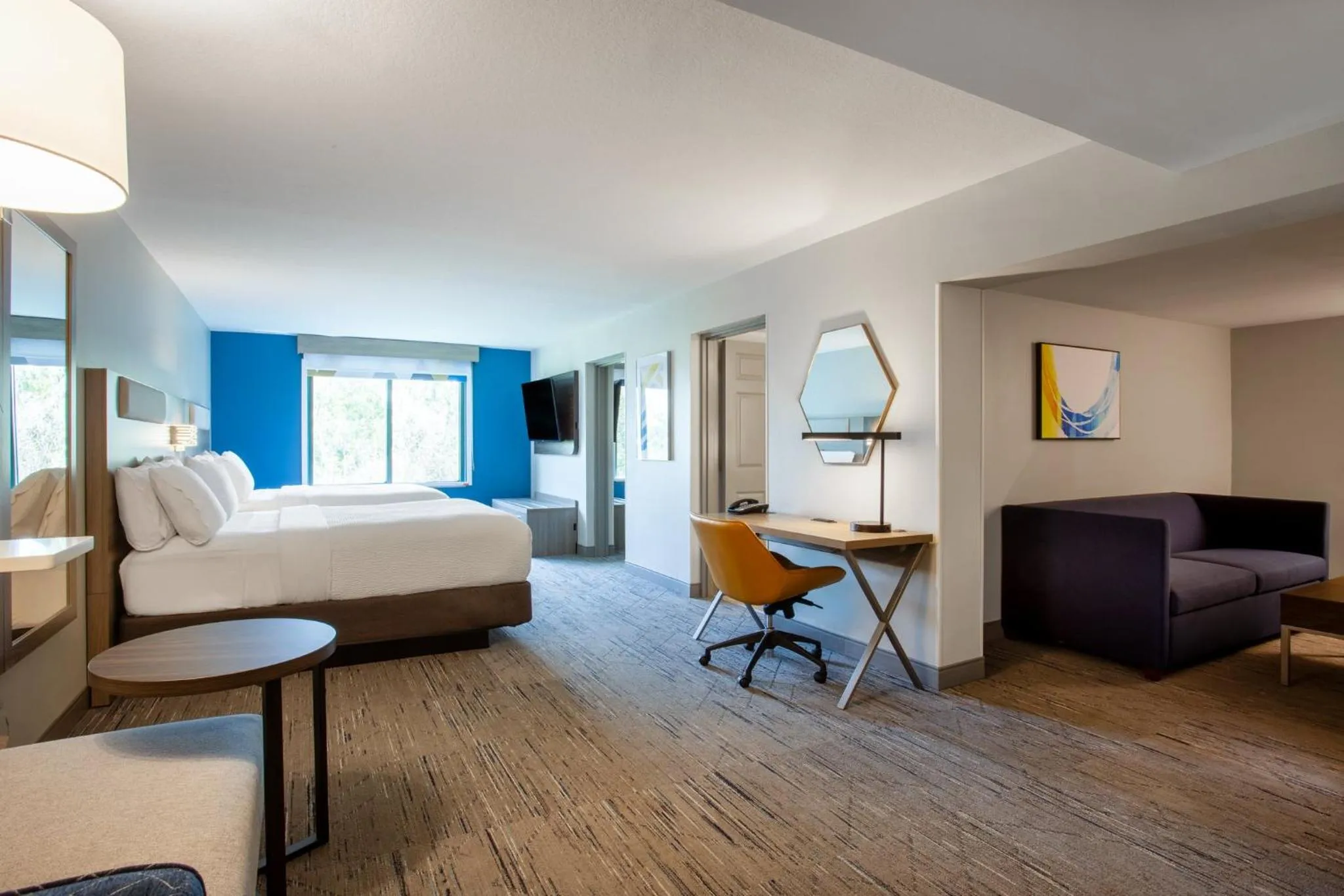 Photo of the whole room, Bed in Holiday Inn Express & Suites Bradenton East-Lakewood Ranch by IHG