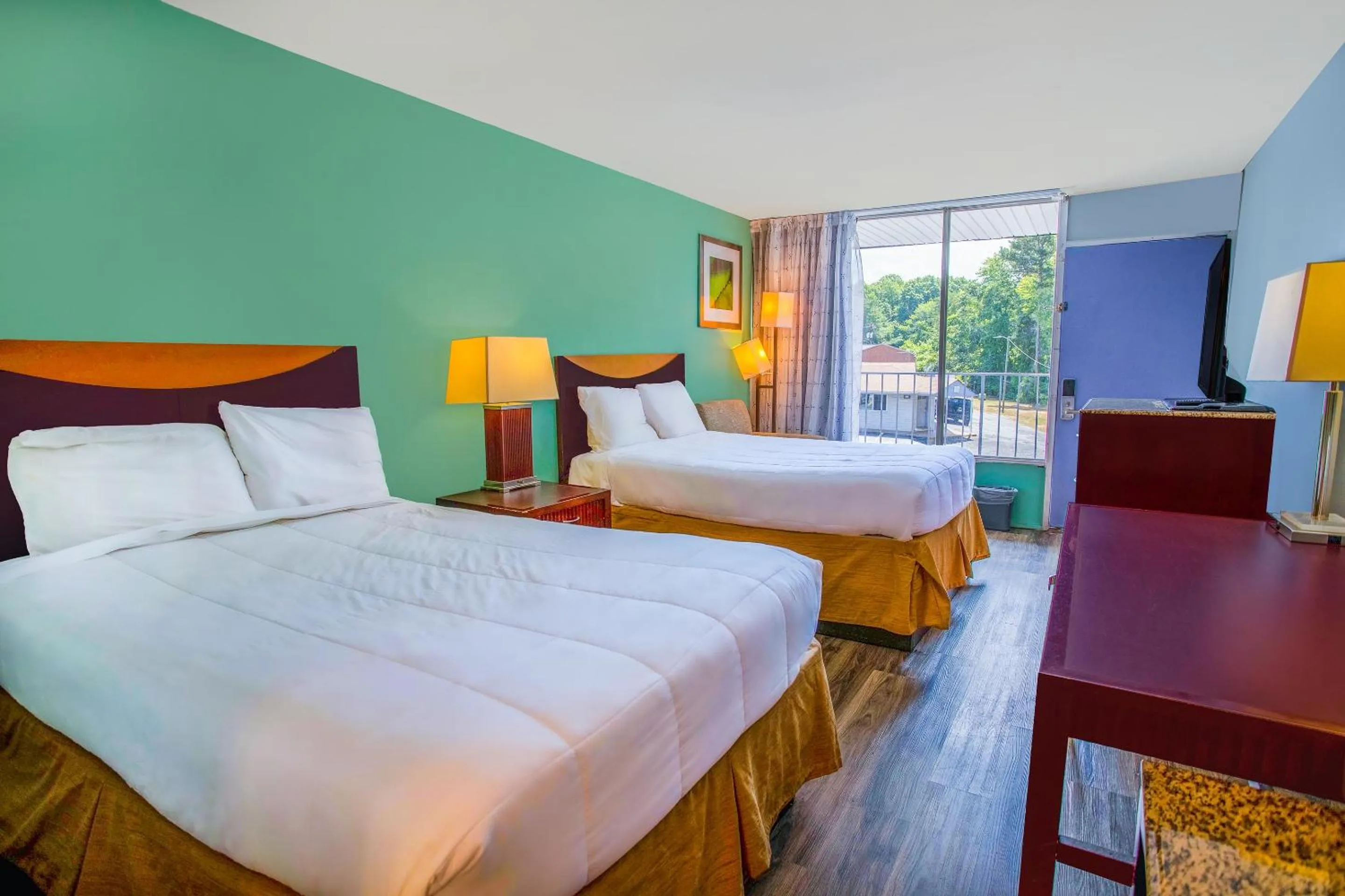 Bedroom, Bed in OYO Inn Kernersville