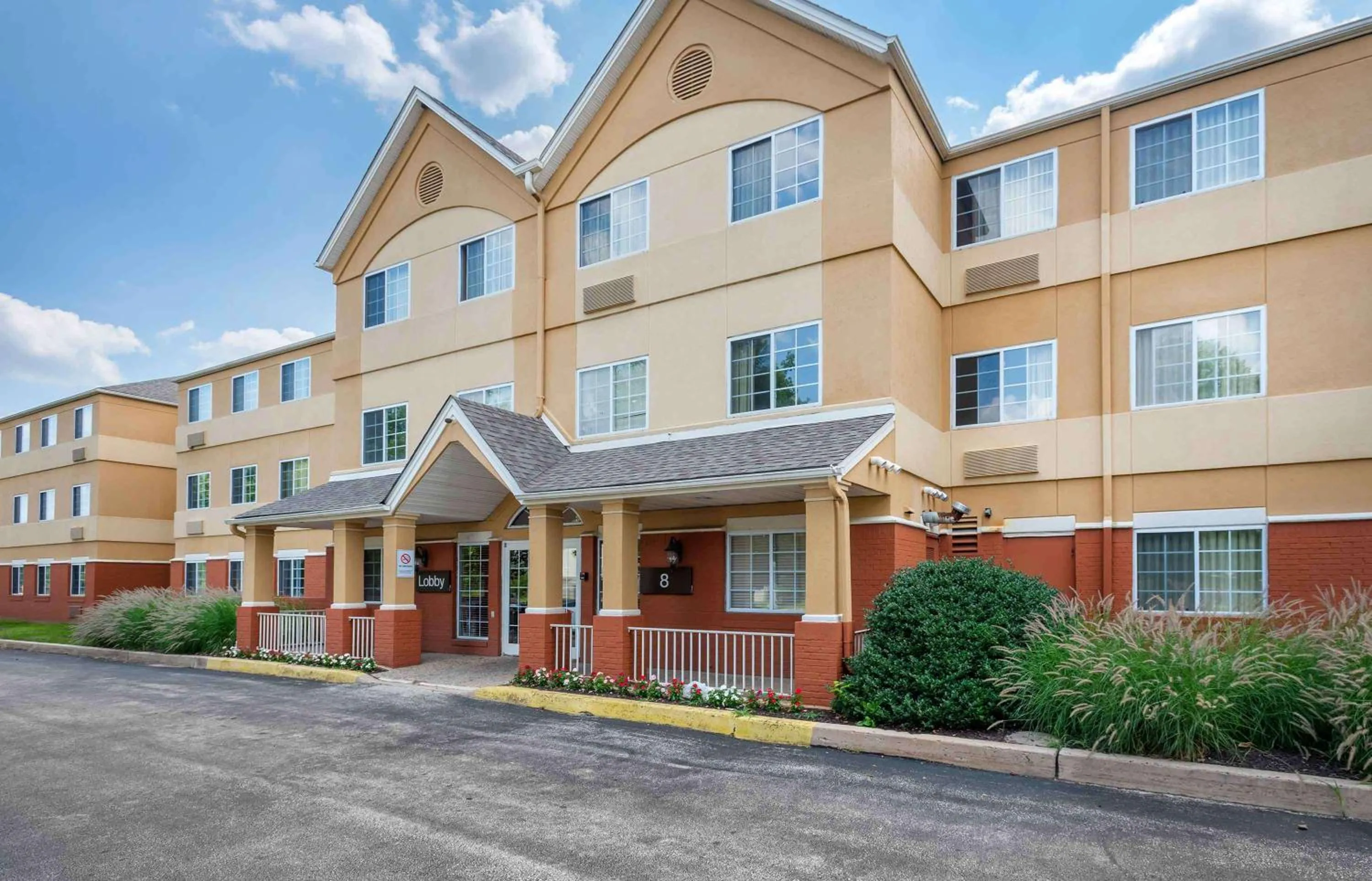Property building in Extended Stay America Suites - Philadelphia - Malvern - Swedesford Rd