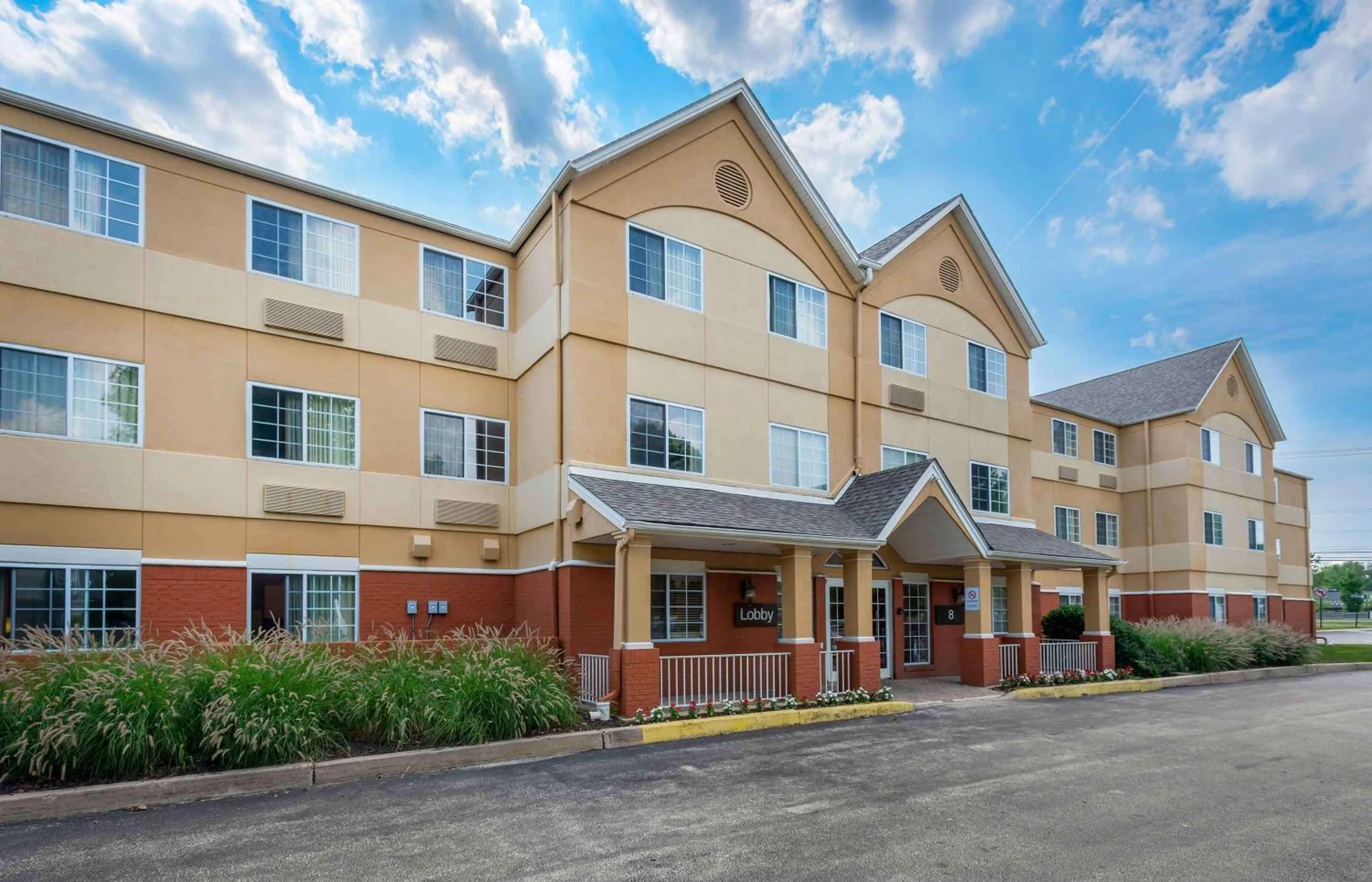 Property building in Extended Stay America Suites - Philadelphia - Malvern - Swedesford Rd