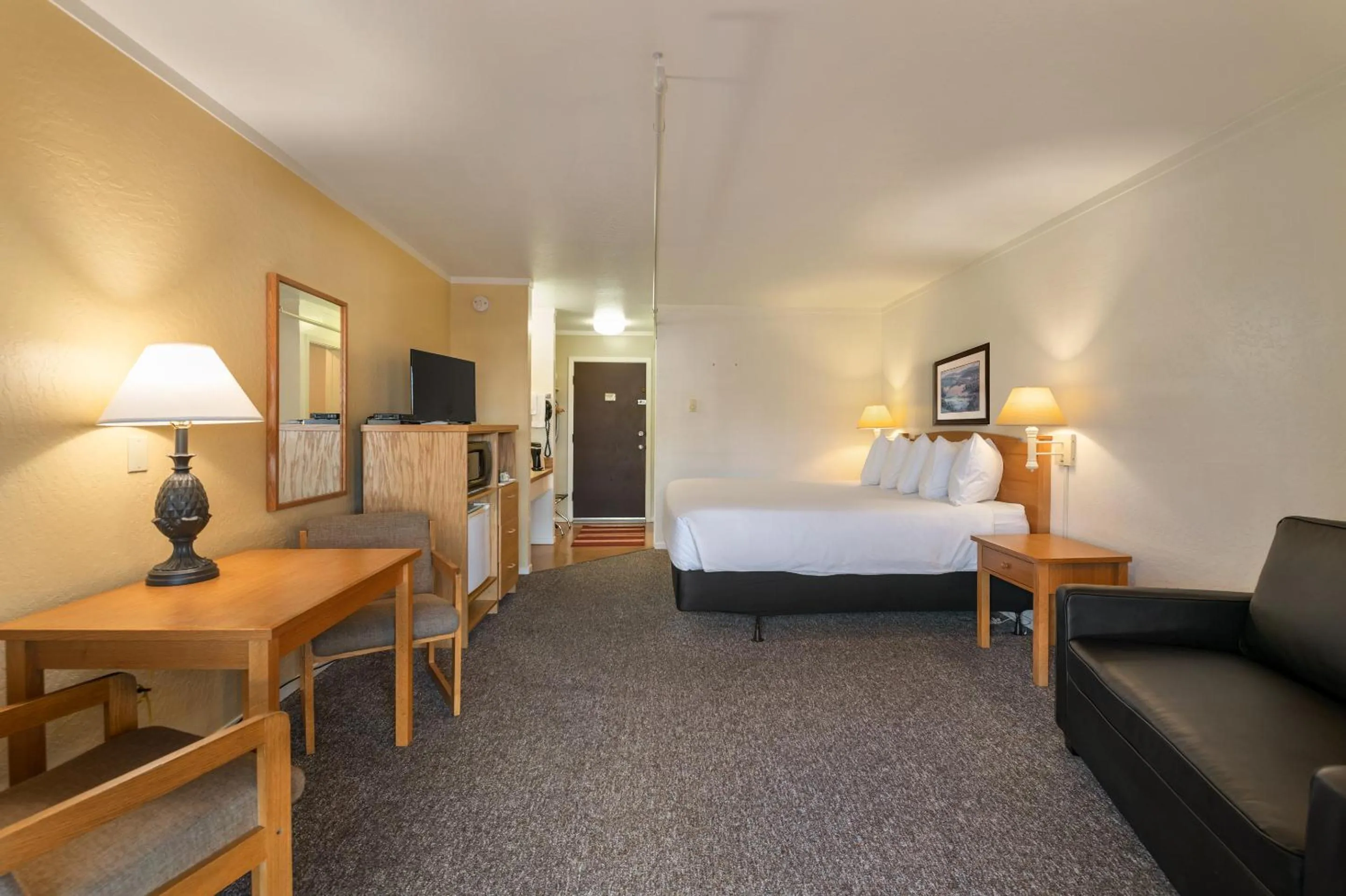 Bed in Harbor Lite Lodge