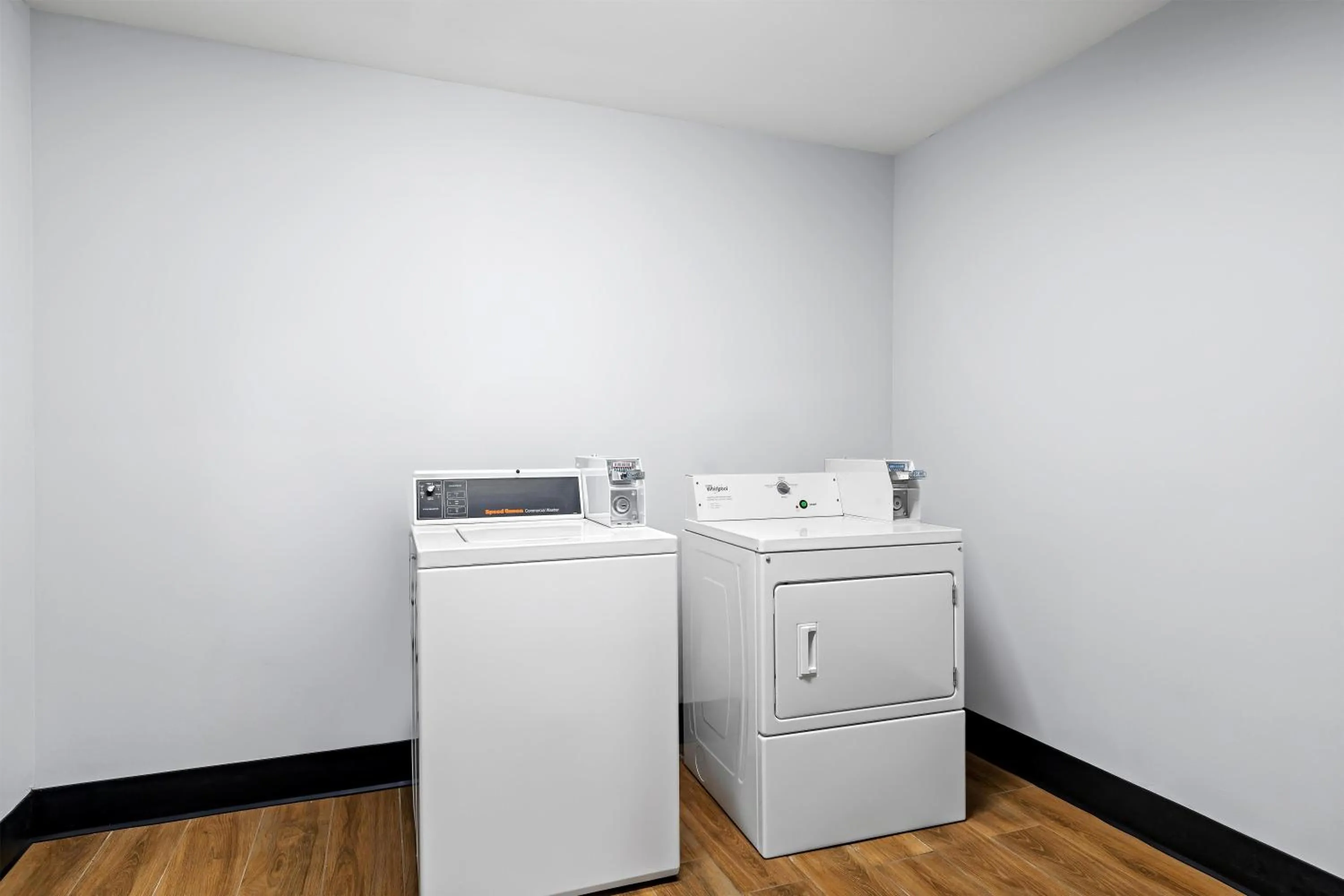 laundry in Spark By Hilton Redlands