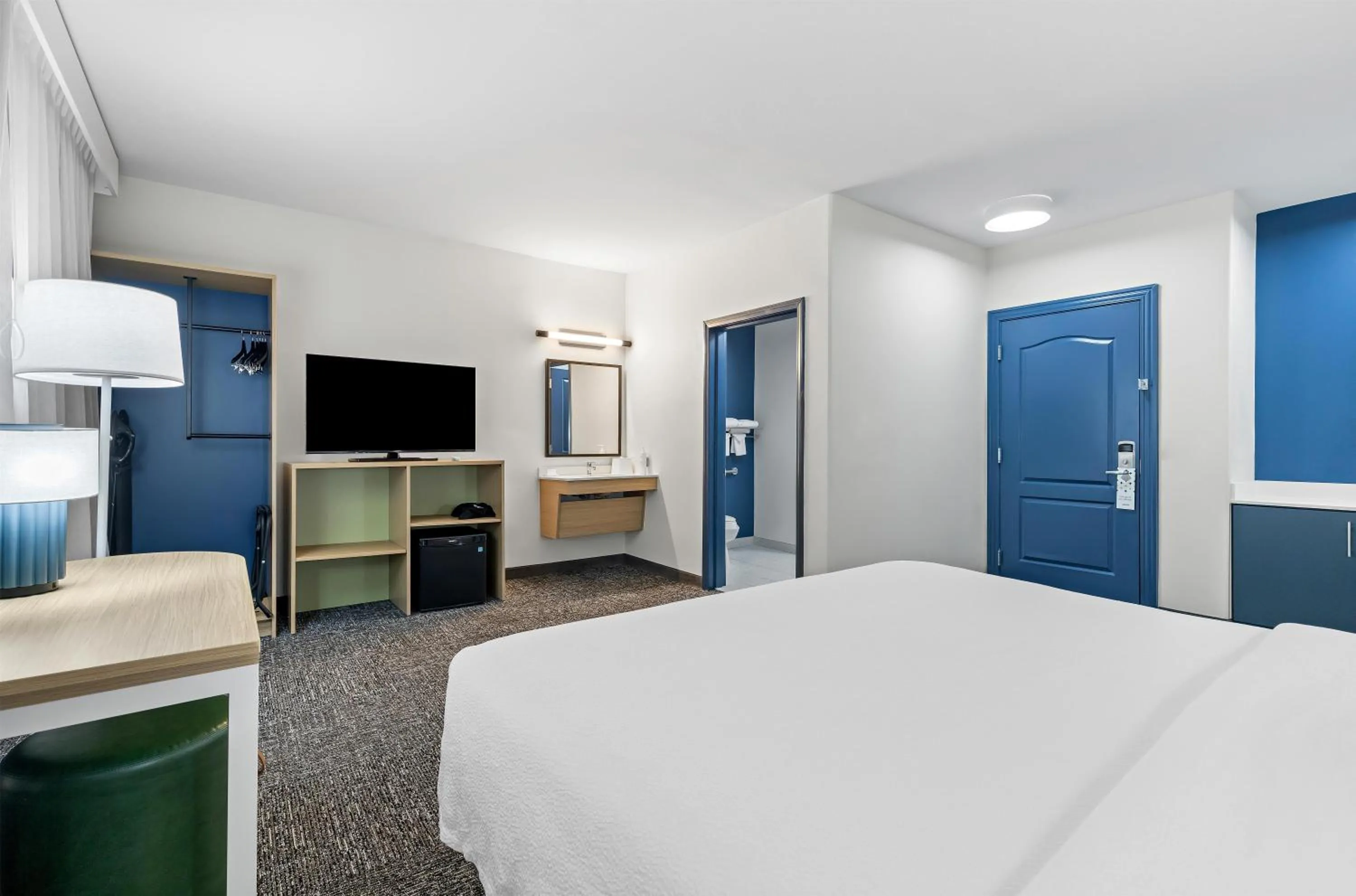 Bed in Spark By Hilton Redlands